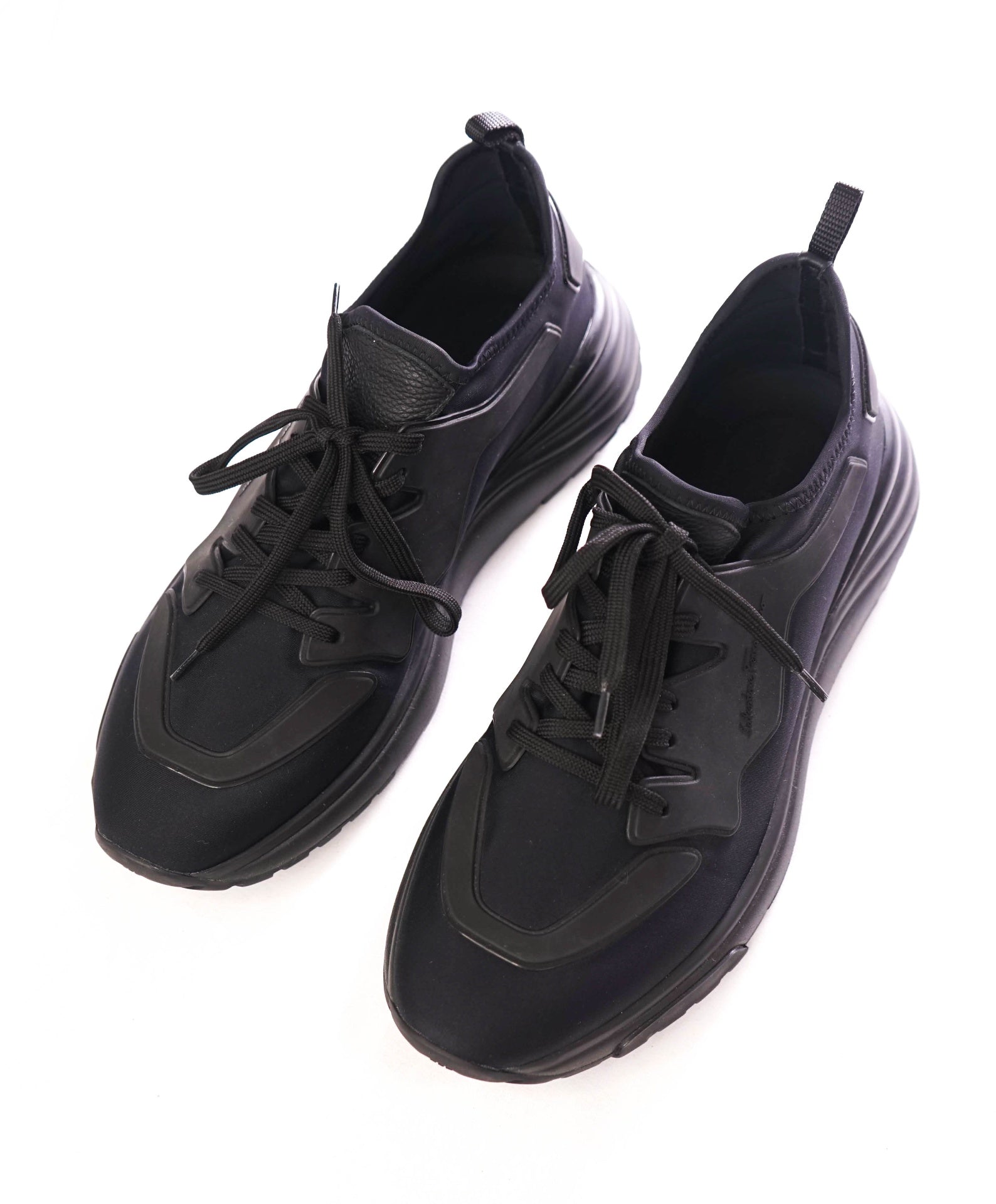$750 SALVATORE FERRAGAMO - Black Runner Sneakers - 10.5 M