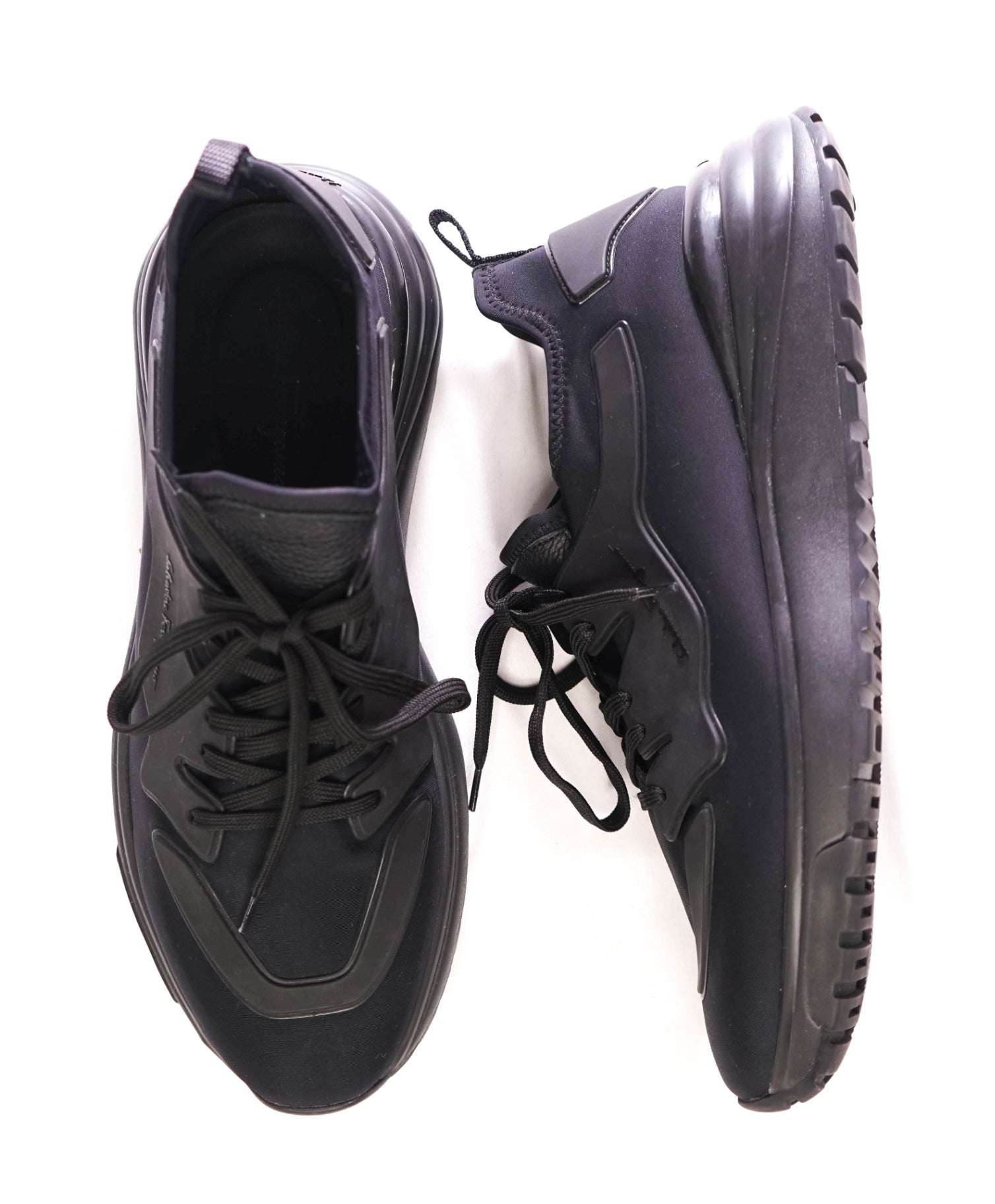 $750 SALVATORE FERRAGAMO - Black Runner Sneakers - 10.5 M