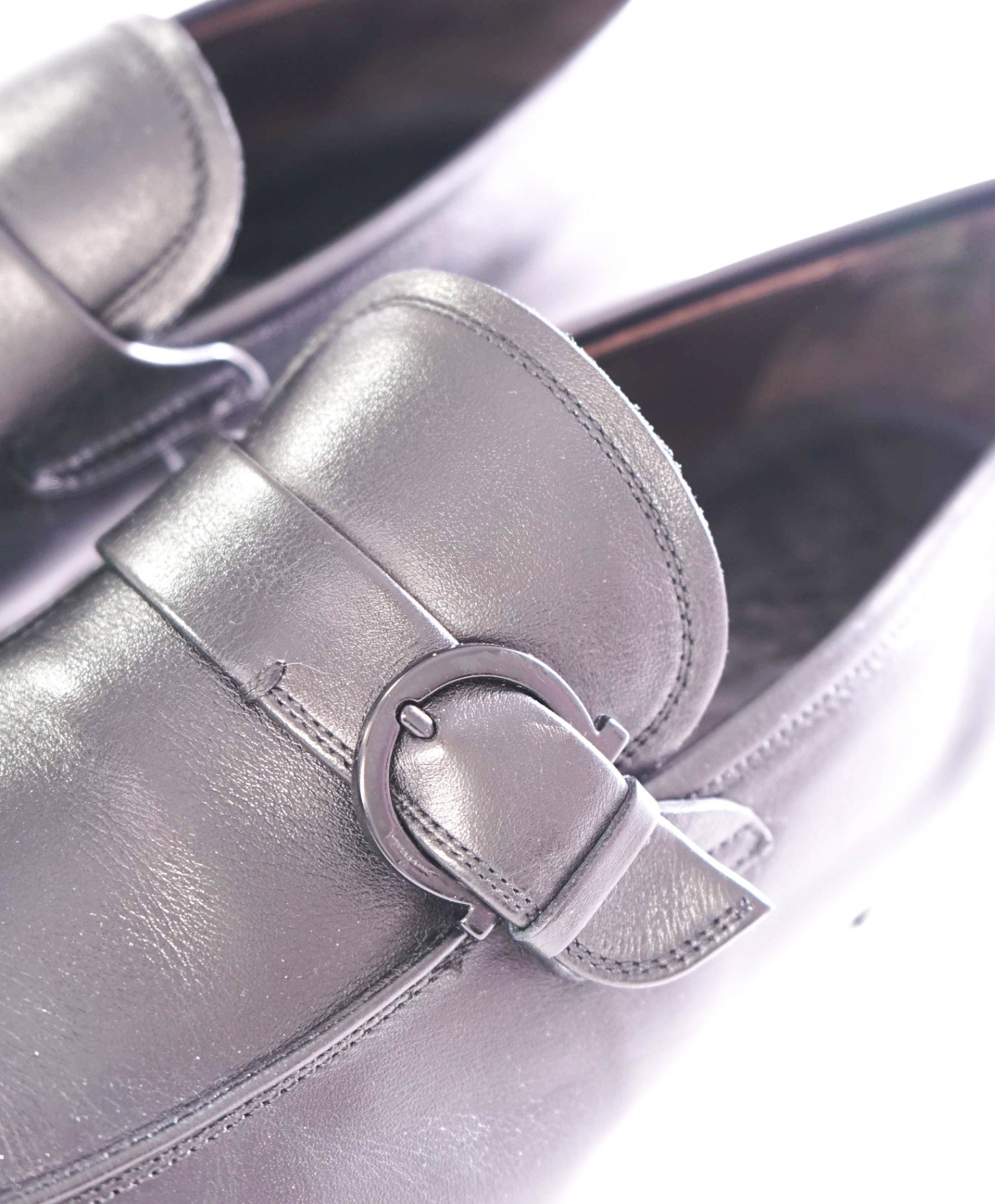 $950 SALVATORE FERRAGAMO - Leather Black Loafers - 9 EE