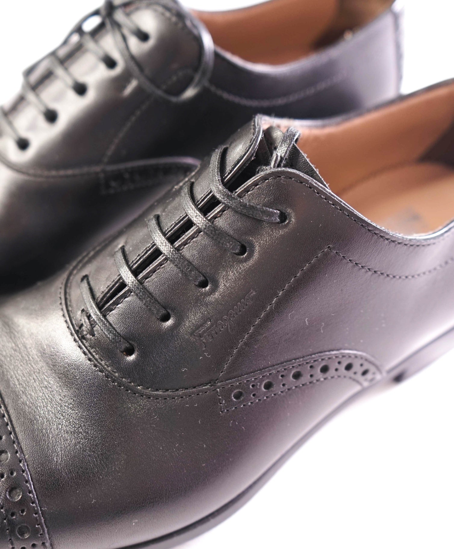 $950 SALVATORE FERRAGAMO - "Riley" Leather Black Oxfords - 7 D