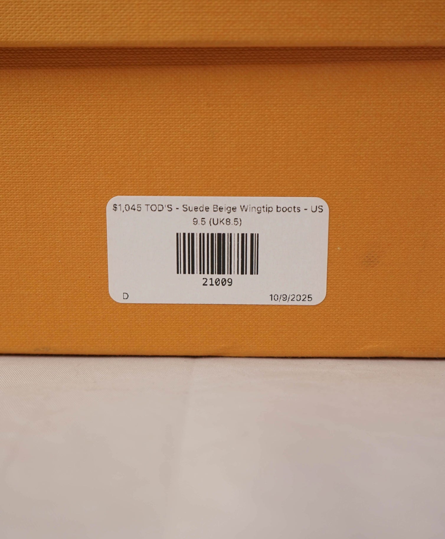 $1,045 TOD'S - Suede Neutral Stone Wingtip Chelsea Boots - US 9.5 (UK8.5)