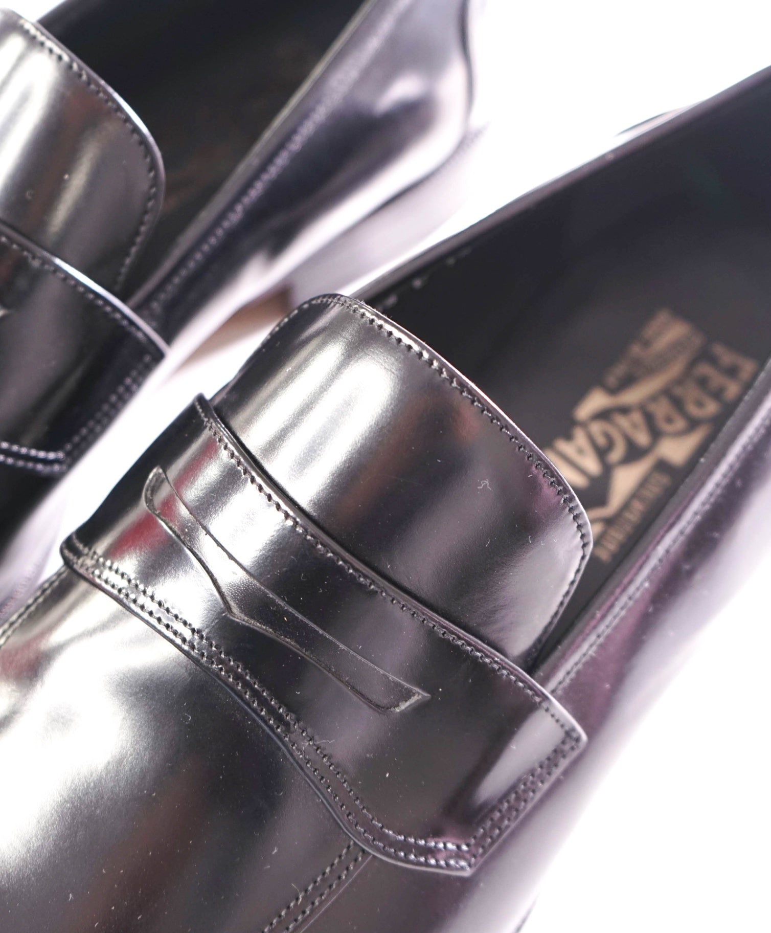 $850 FERRAGAMO - Leather Black "LIONEL" Penny Loafers - 8 3E