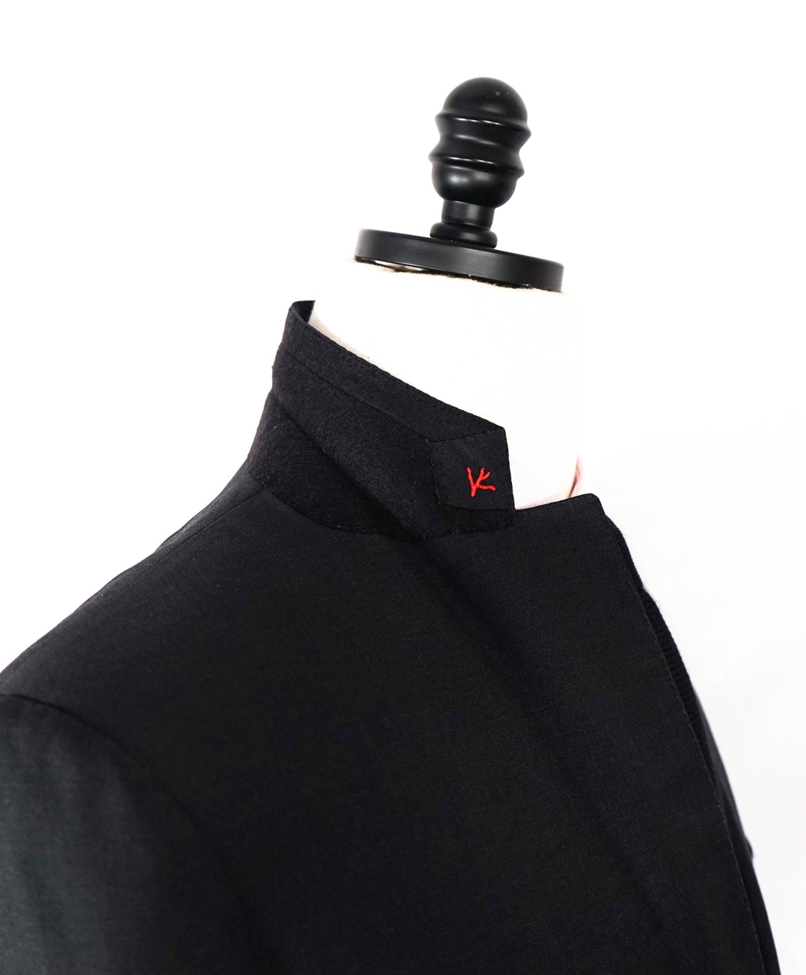 $3,750 ISAIA - AQUASPIDER Wool Solid Dark Gray Suit - 42R