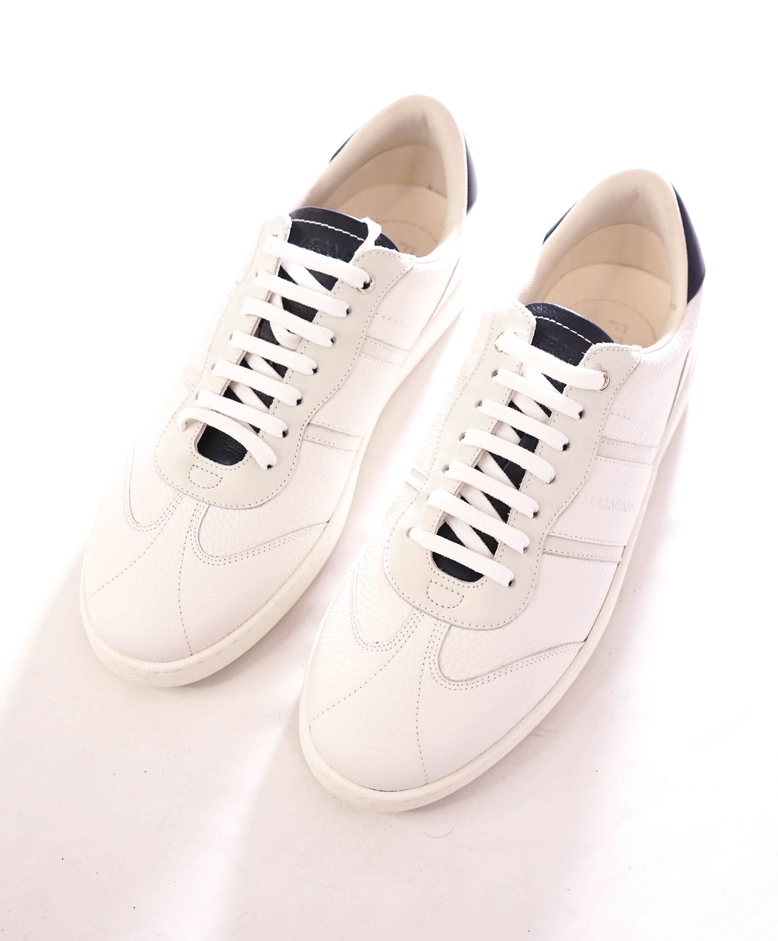 $780 FERRAGAMO - Leather White Pebble "ACHILLE" Sneakers - 9.5 M