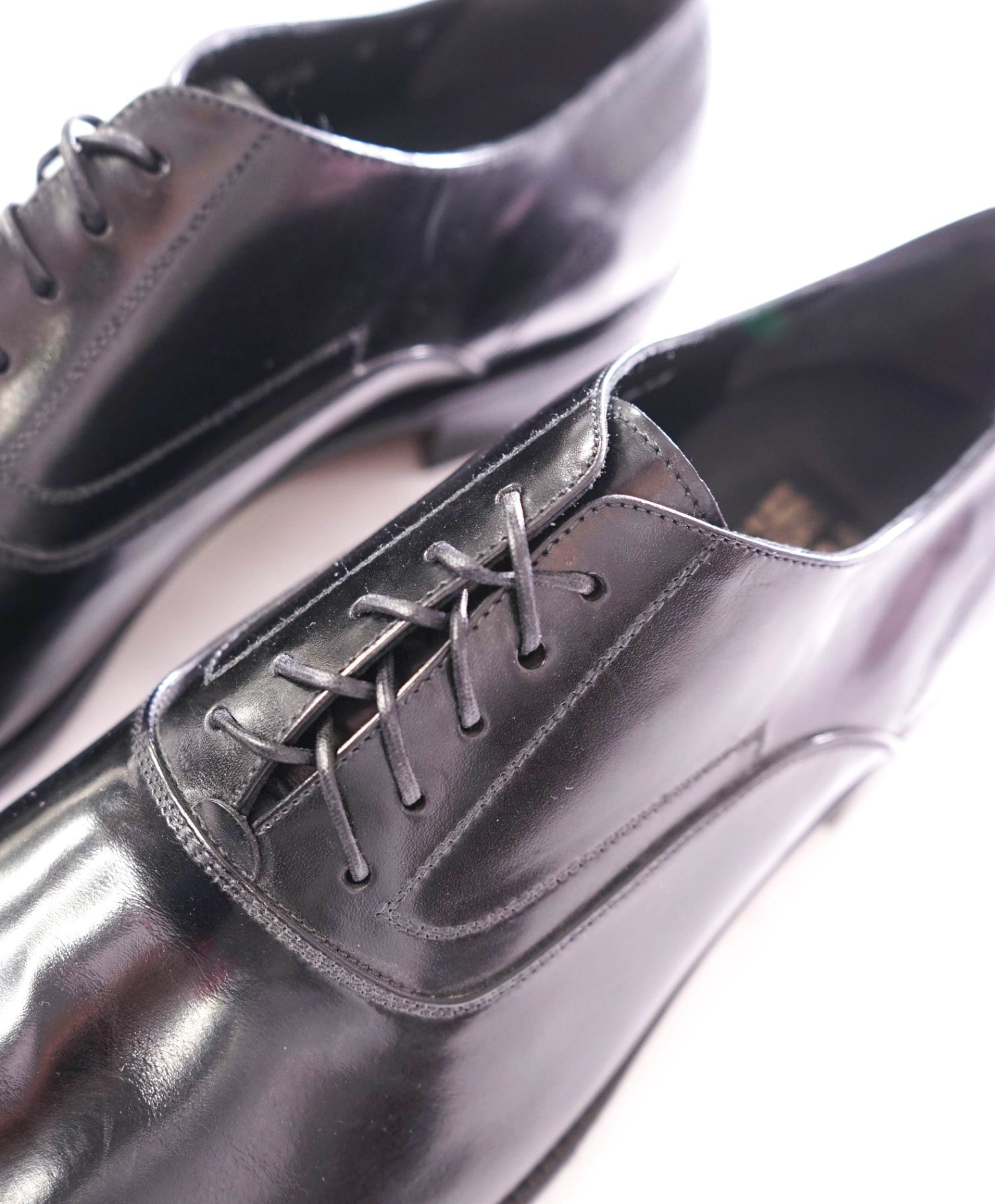 $895 SALVATORE FERRAGAMO - Leather Black Cap Toe Oxfords - 9 D
