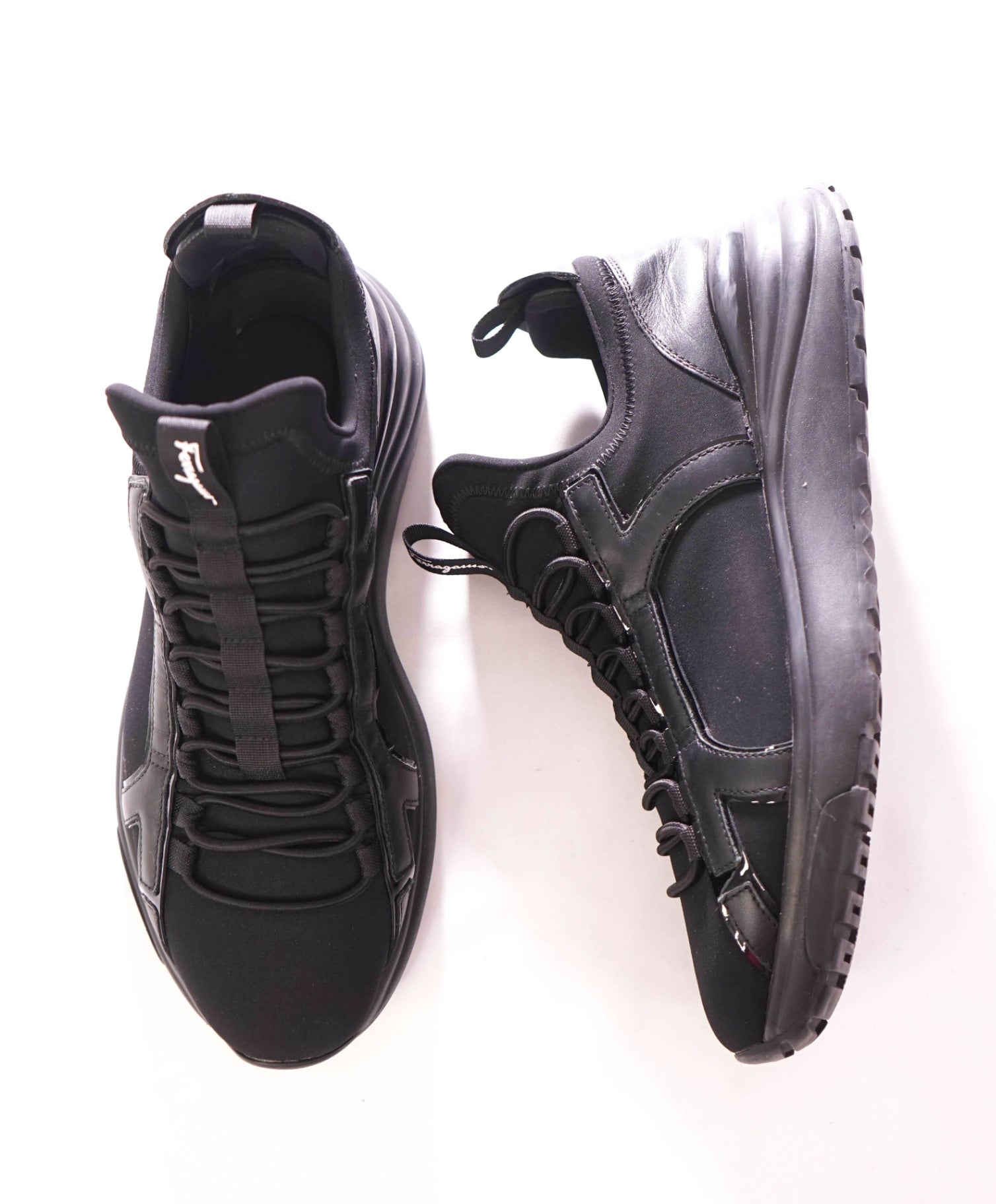 $850 SALVATORE FERRAGAMO - Black Runner Sneakers - 8.5 M