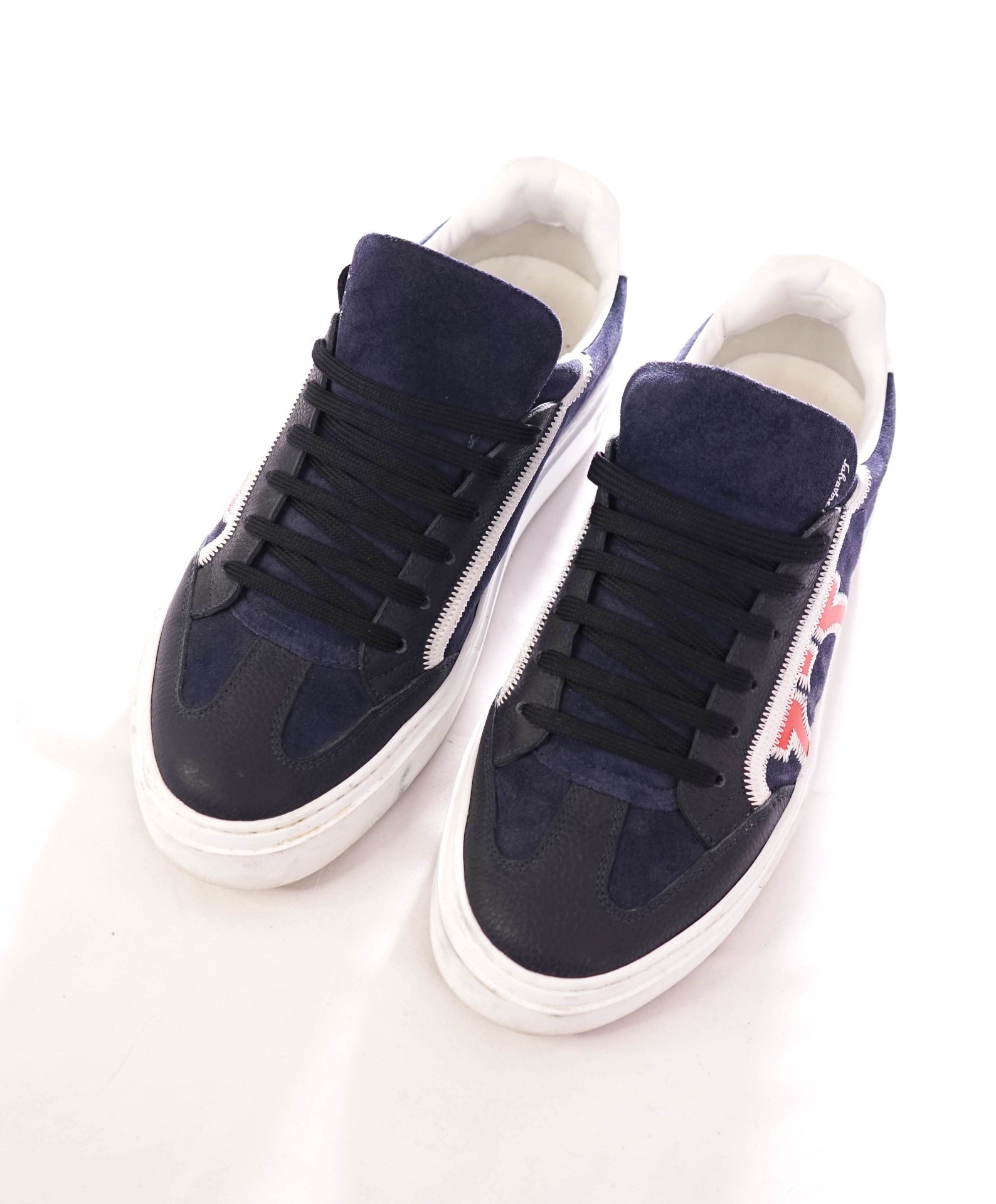 $795 FERRAGAMO - "BORG 5" Leather Navy Sneakers - 8.5 M