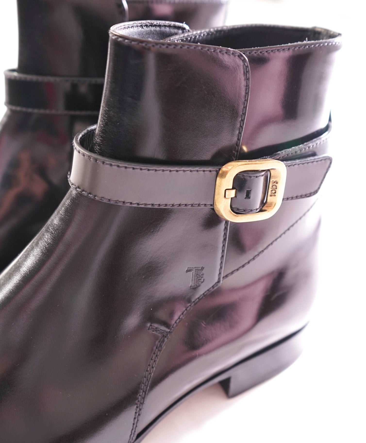 $1,195 TOD'S - Leather Black Gold Engraved Buckel Boots - US 10 (9UK)