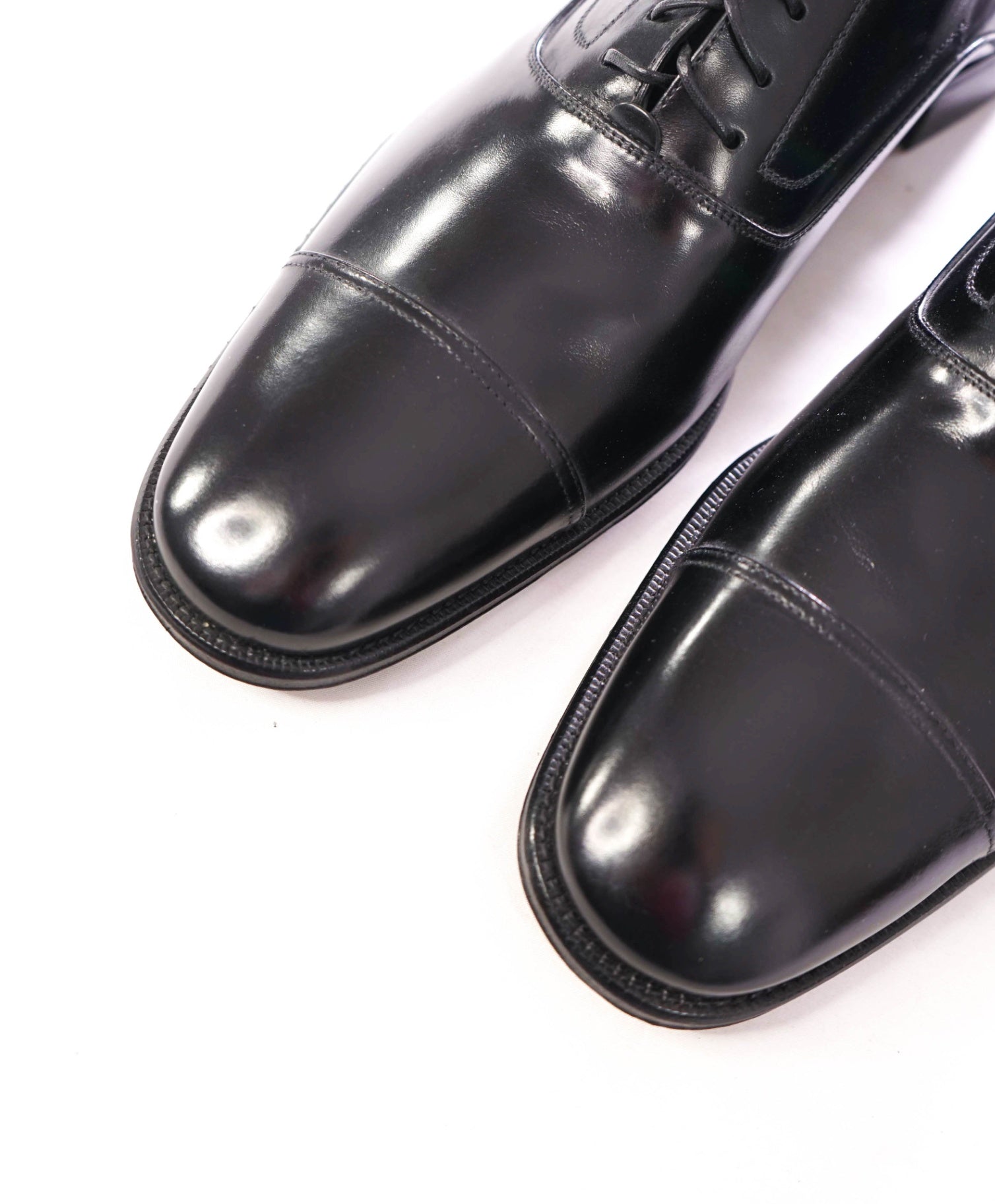 $895 SALVATORE FERRAGAMO - Leather Black Cap Toe Oxfords - 9 D