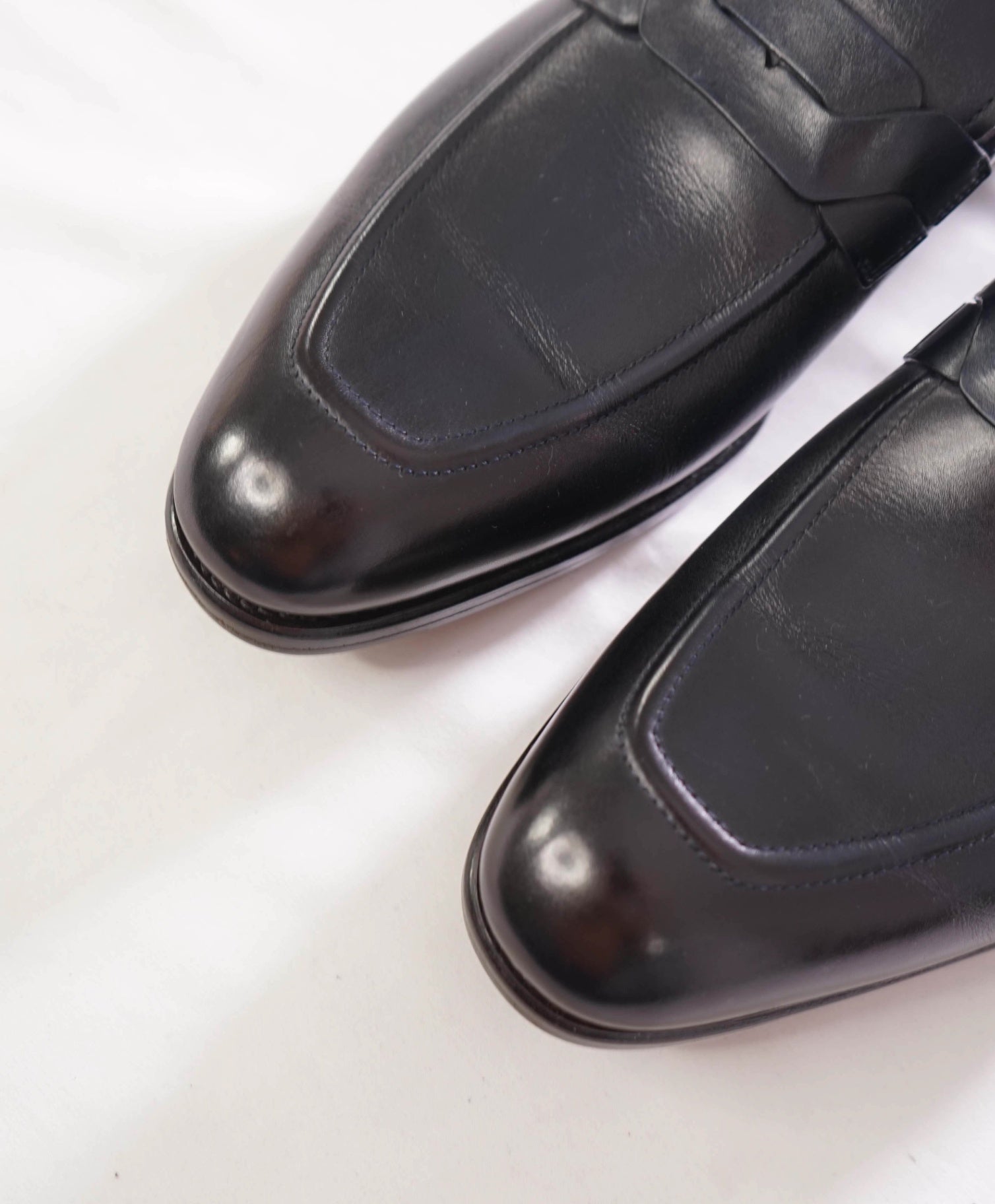 $1,595 FERRAGAMO - "BACKER TRAMEZZA" Leather Navy Loafers - 10 E