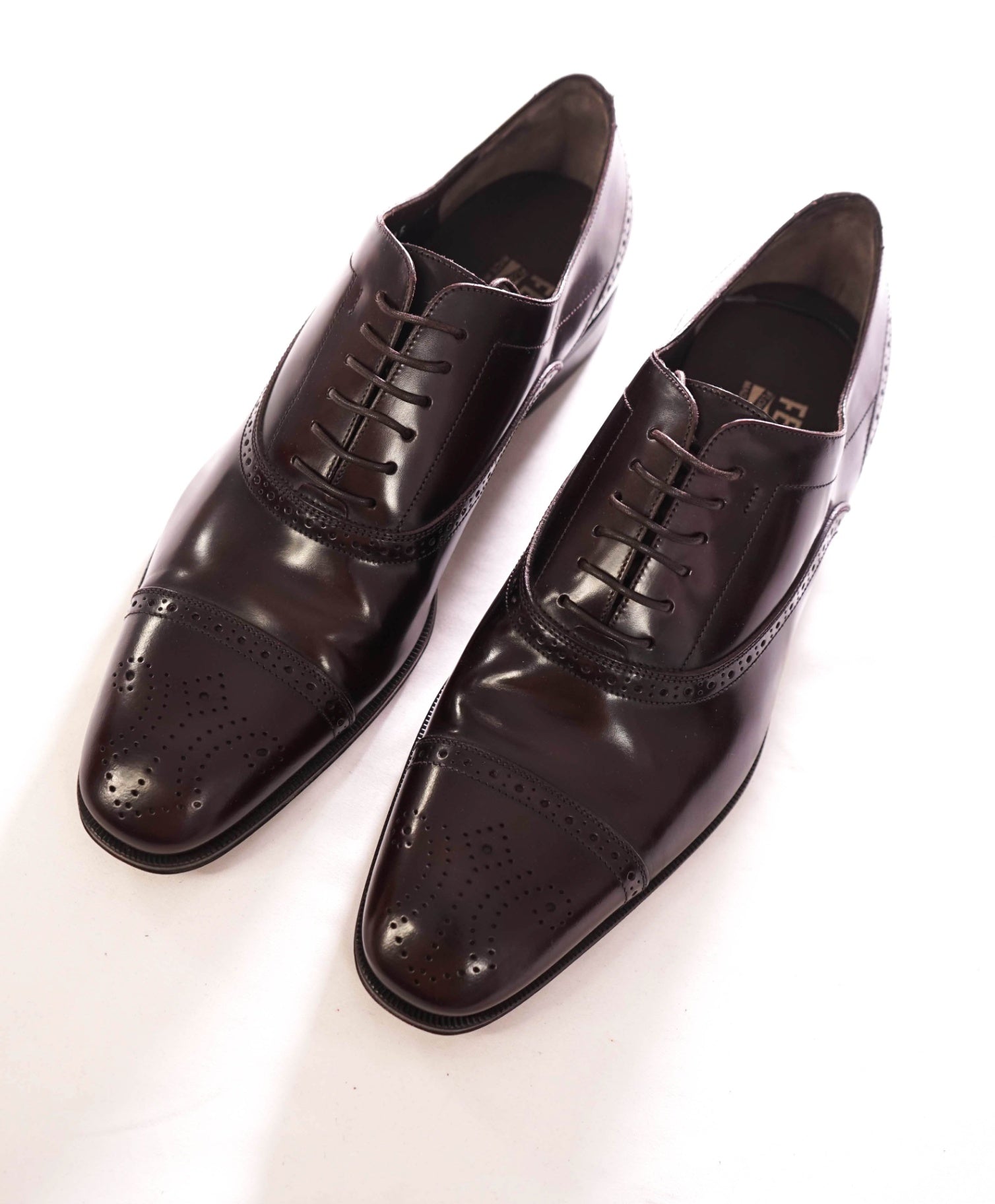 $895 FERRAGAMO - Leather "CAESY" Burgundy Brogue Oxfords - 9.5 D