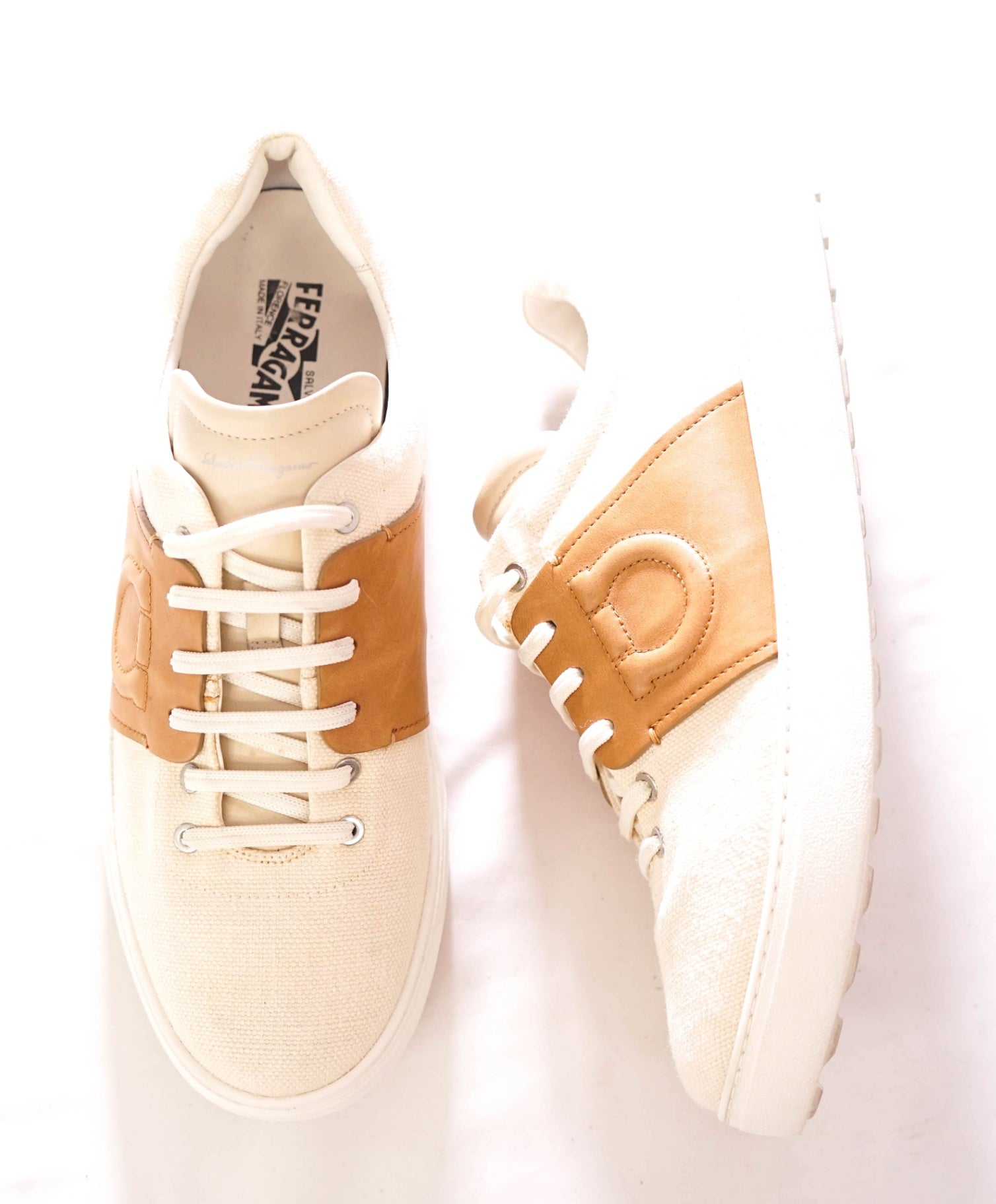 $850 FERRAGAMO - Neutral GANCINI Logo Sneakers - 12 M