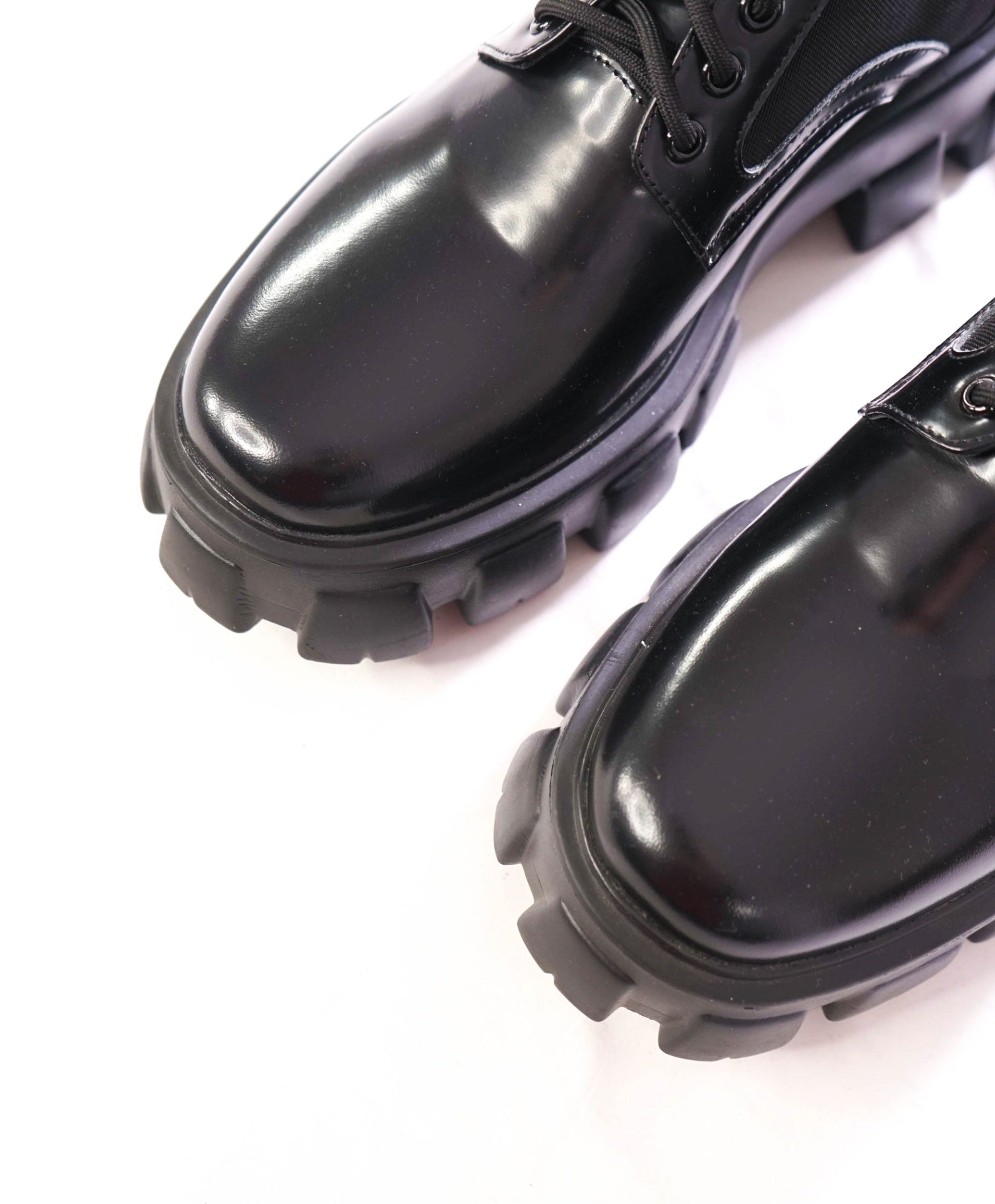 $1,270 PRADA - Leather Black Lug Sole derby - US 11 (44EU)