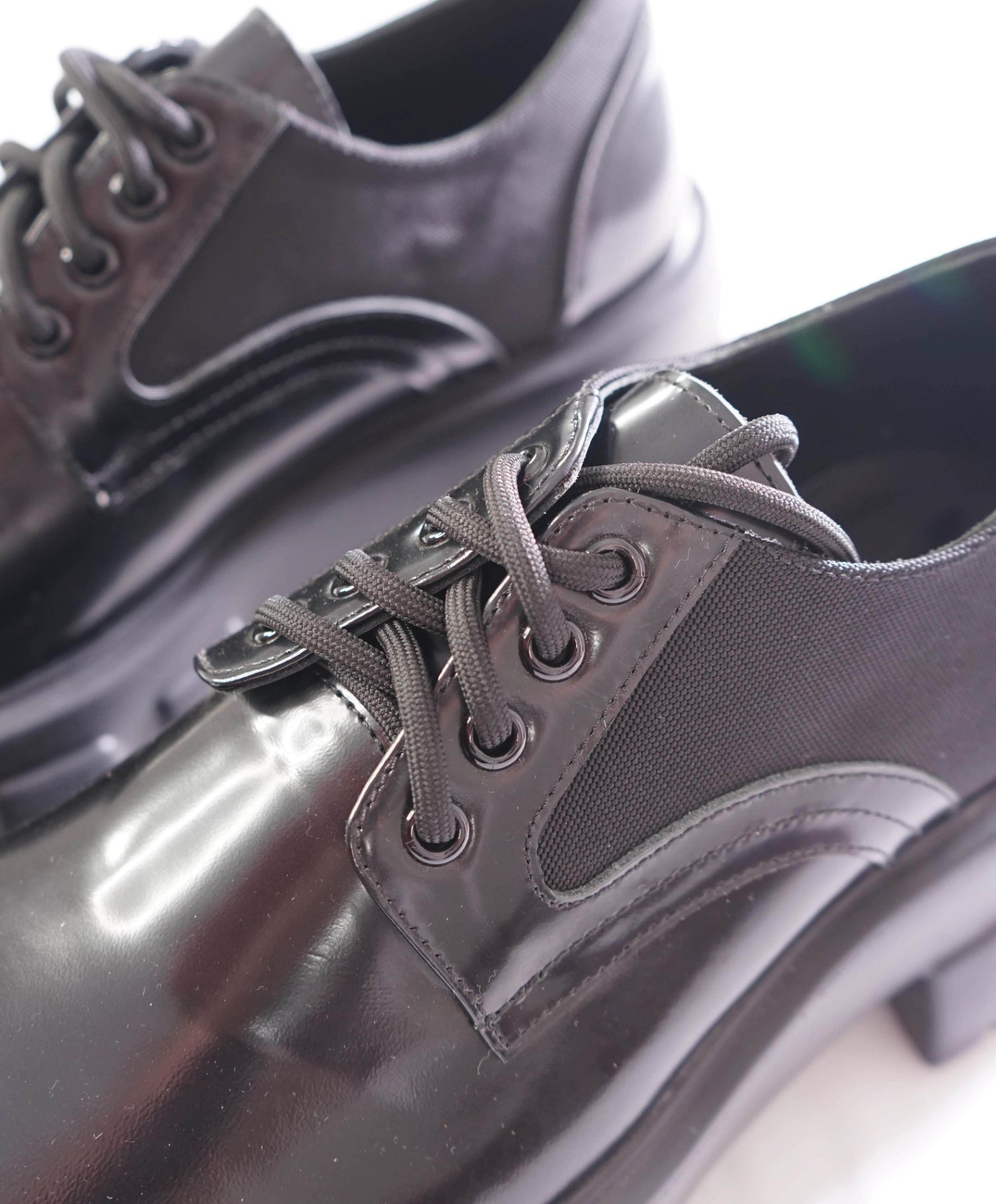 $1,270 PRADA - Leather Black Lug Sole derby - US 11 (44EU)