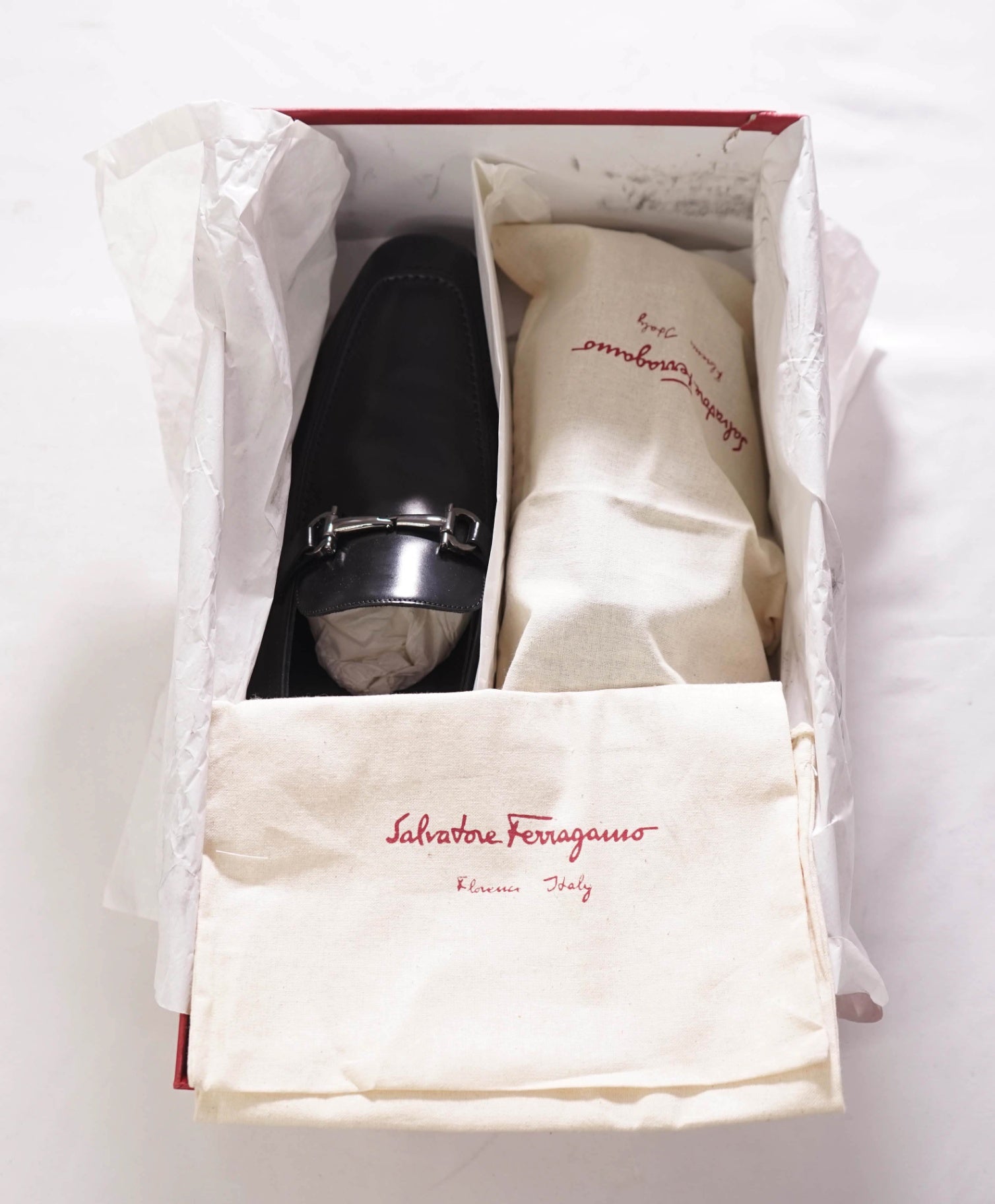 $850 FERRAGAMO - Leather Fenice Black Loafers - 8.5 3E