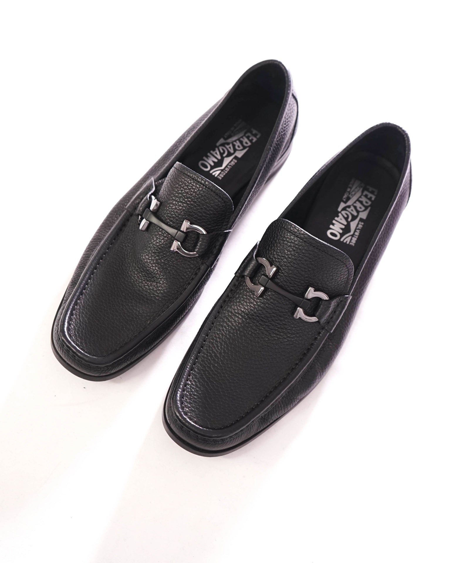 $850 FERRAGAMO - *GRANDIOSO* Leather Black Pebble Loafers - 10 D