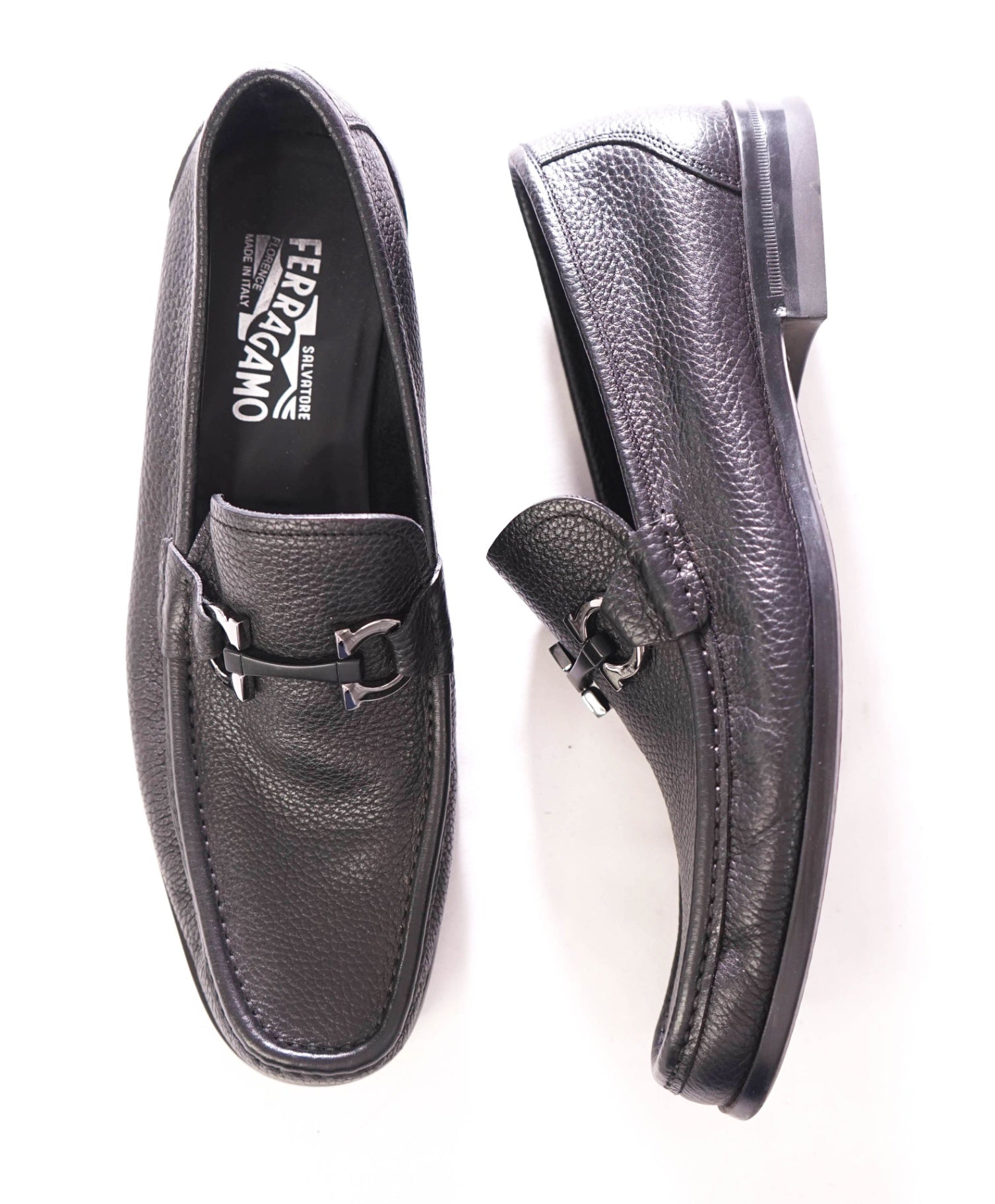 $850 FERRAGAMO - *GRANDIOSO* Leather Black Pebble Loafers - 10 D