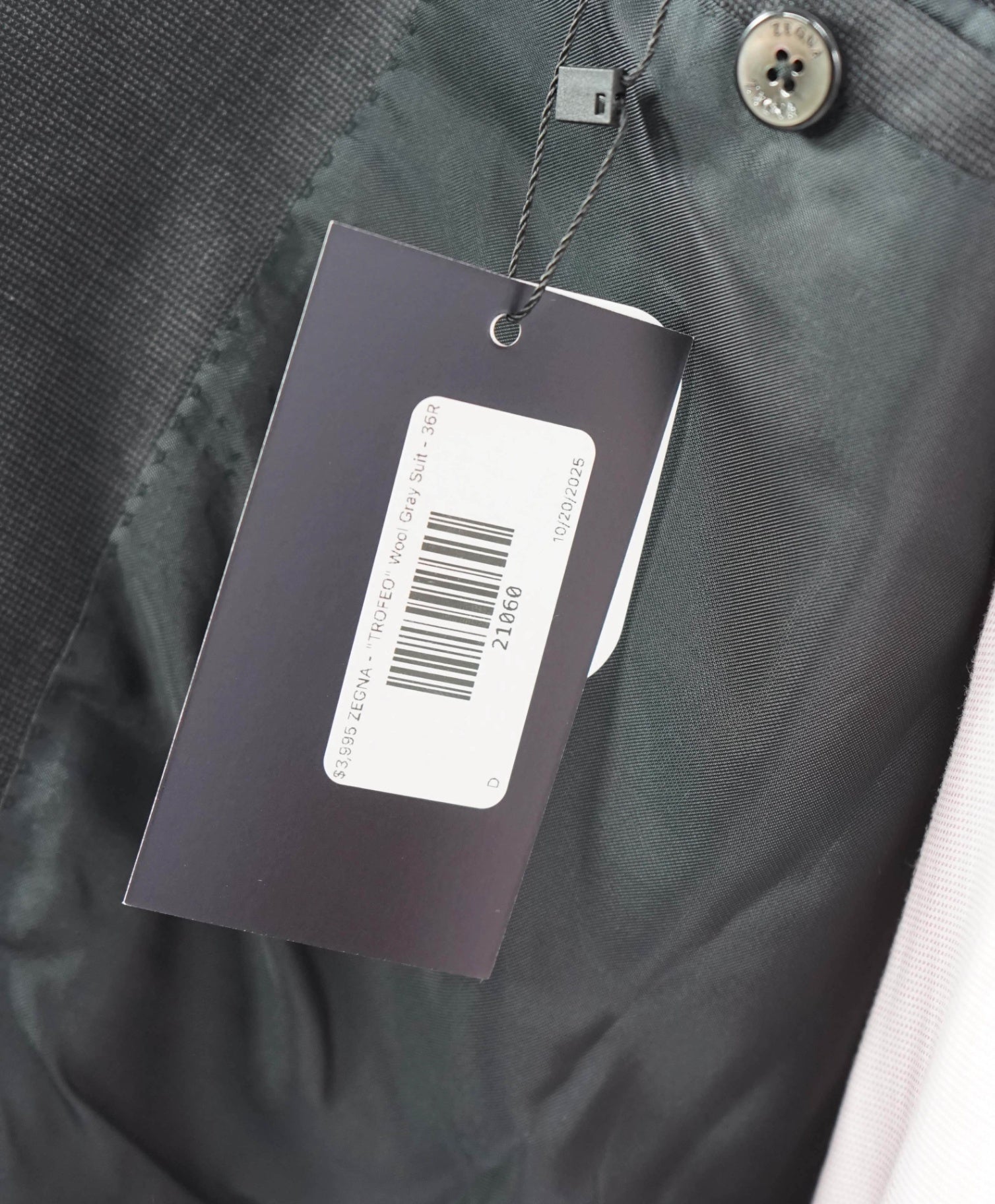 $4,590 ZEGNA - "TROFEO" Wool Gray Iconic 2-Btn Suit - 36R