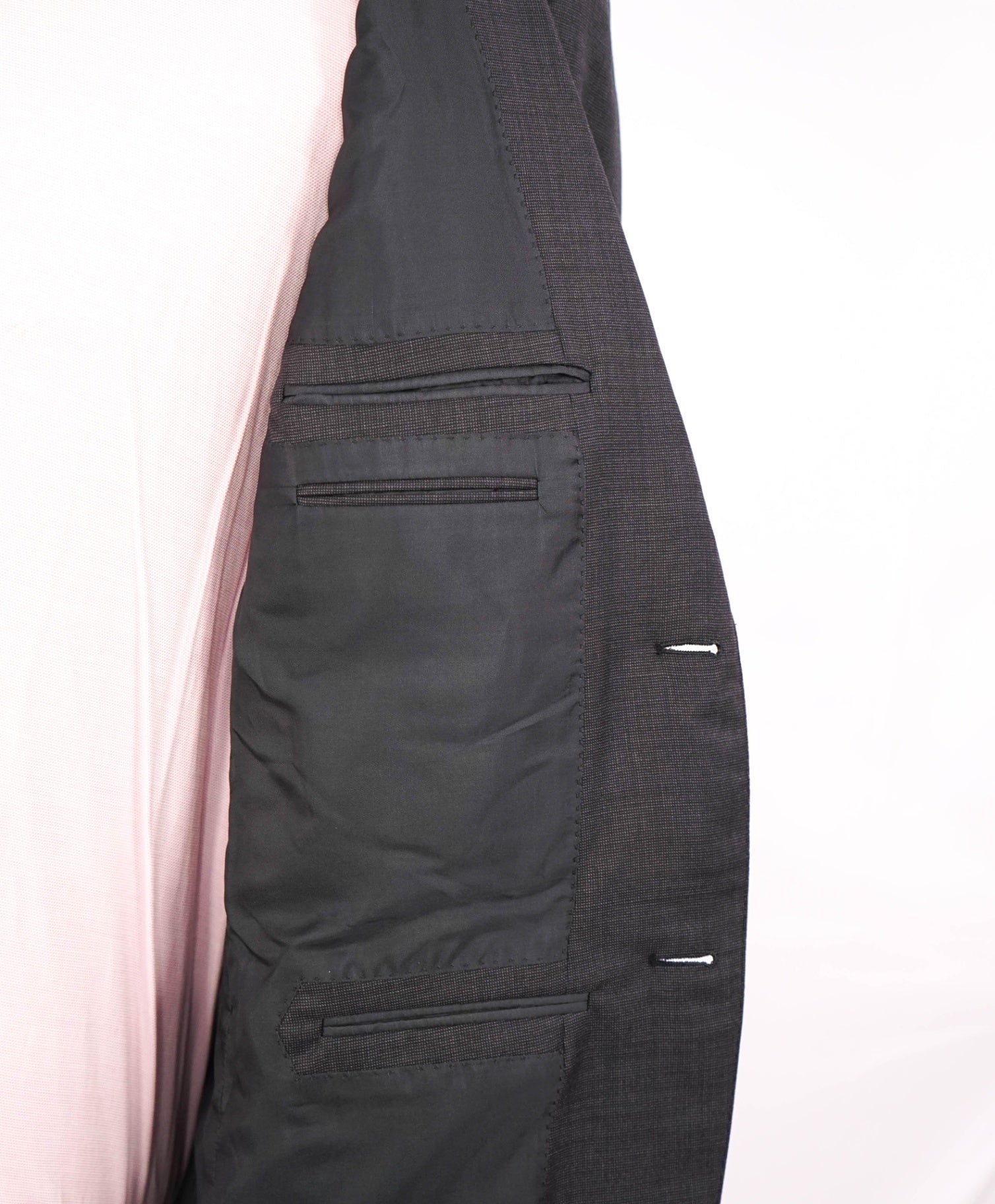 $4,590 ZEGNA - "TROFEO" Wool Gray Iconic 2-Btn Suit - 36R