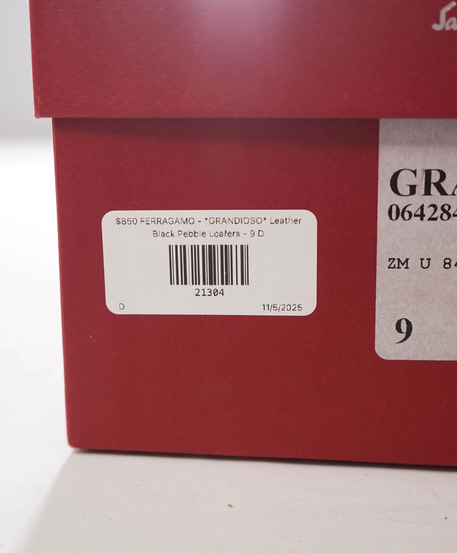 $850 FERRAGAMO - *GRANDIOSO* Leather Black Pebble Loafers - 9 D