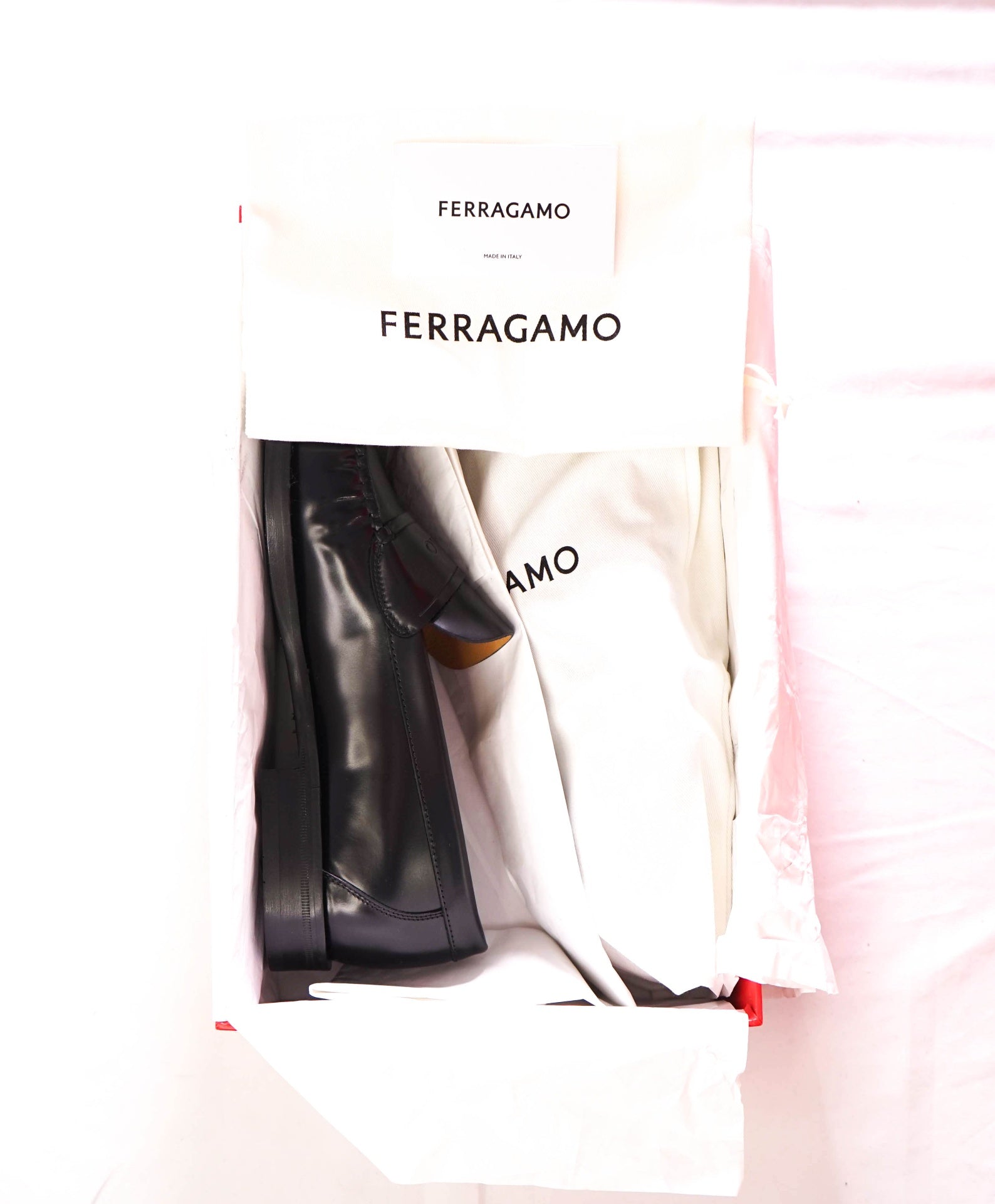 $930 FERRAGAMO - Black Leather "FILLMORE" Loafers - 12 EE