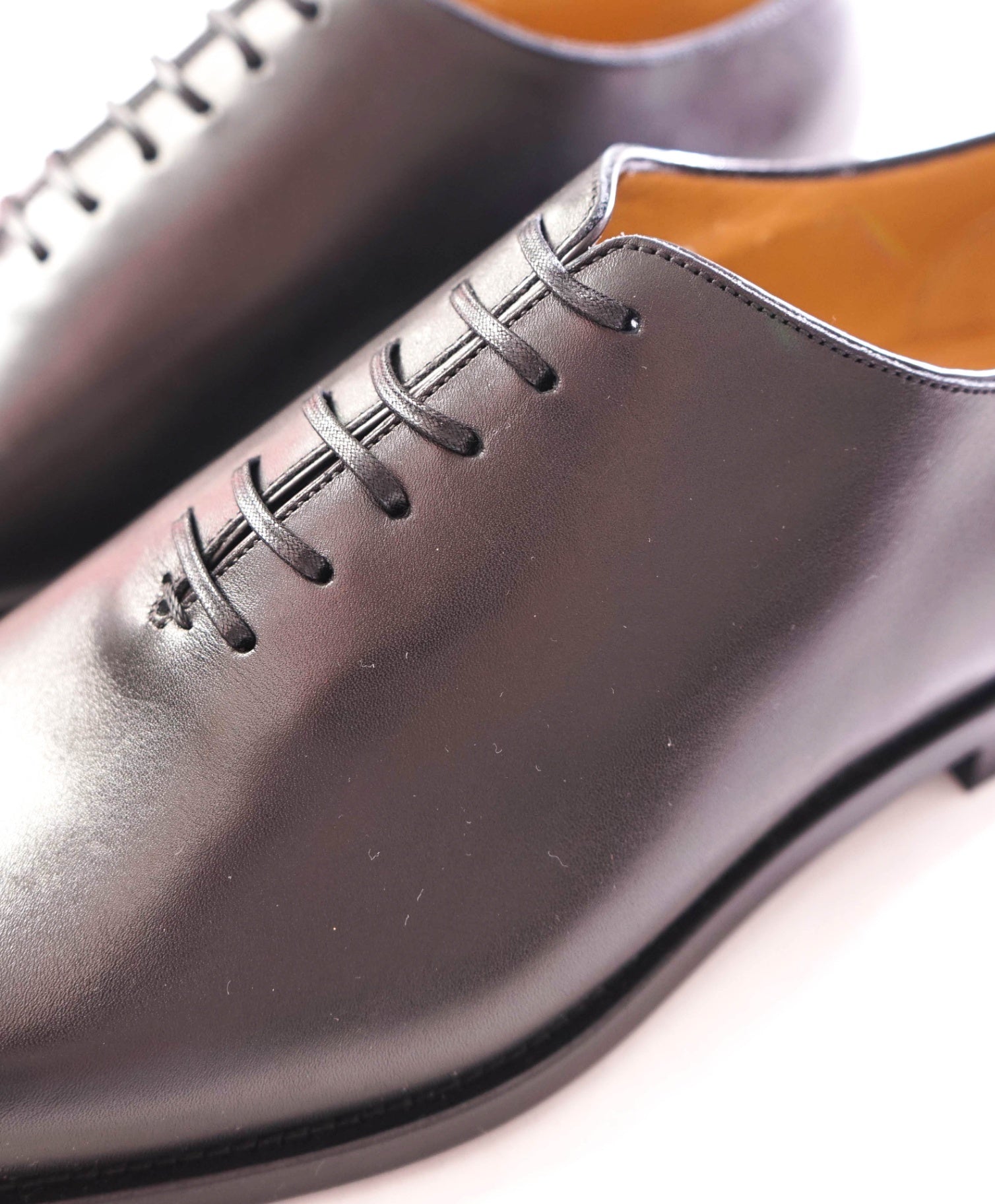 $1,095 FERRAGAMO - "GOFFREY" Black Whole Cut Oxfords - 8 EEE