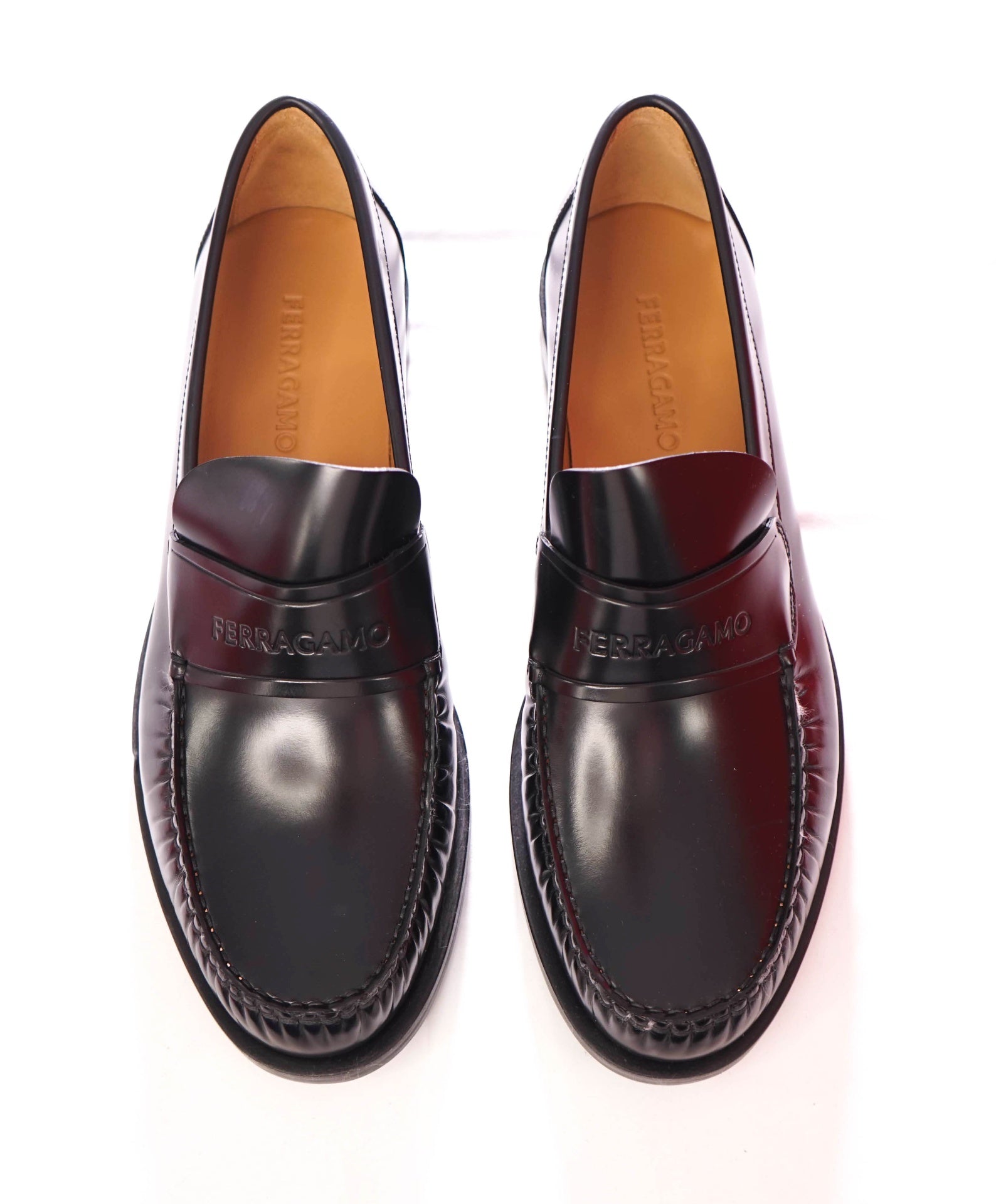 $930 FERRAGAMO - Black Leather "FILLMORE" Loafers - 10.5 D
