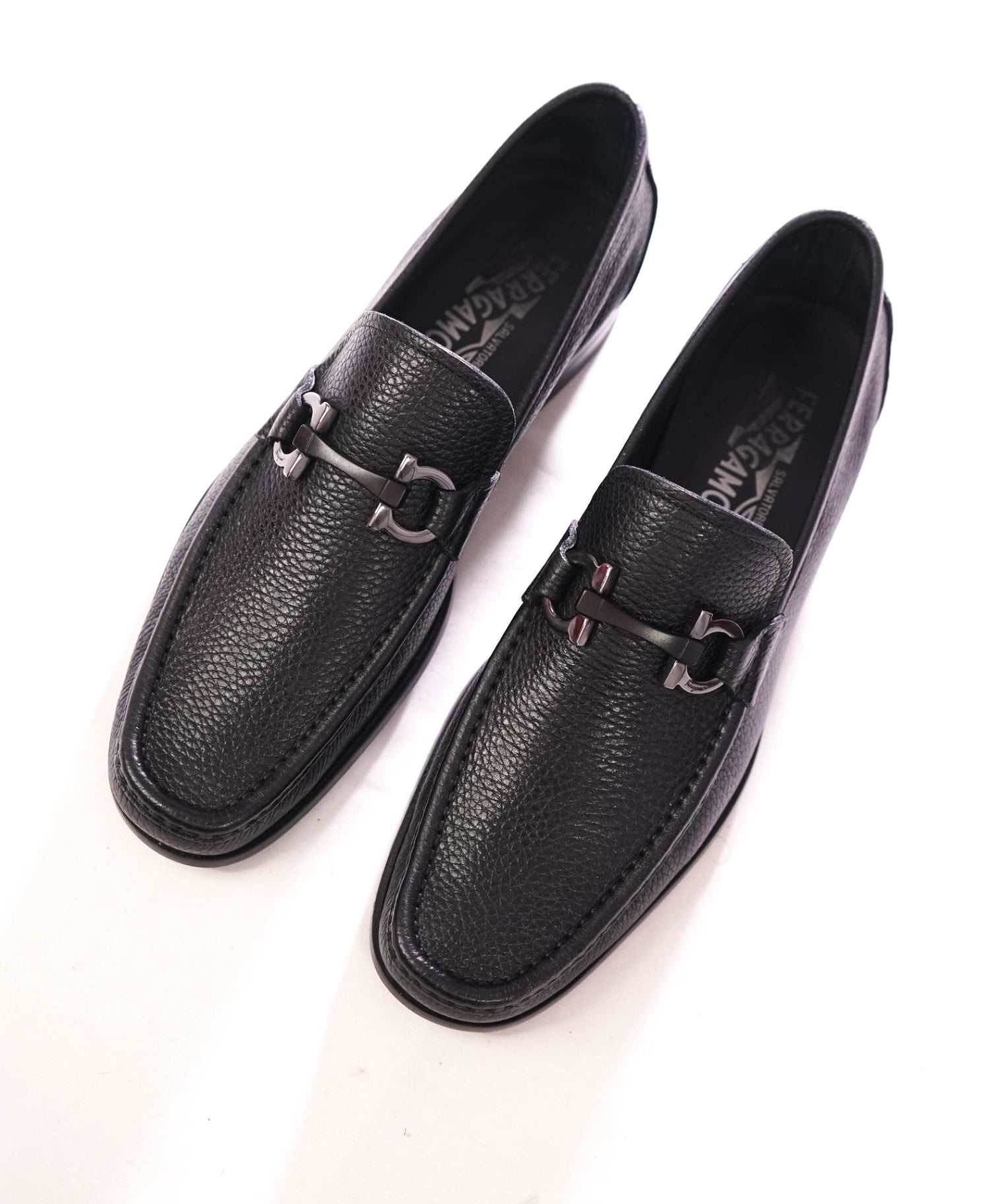 $850 FERRAGAMO - *GRANDIOSO* Leather Black Pebble Loafers - 9 D