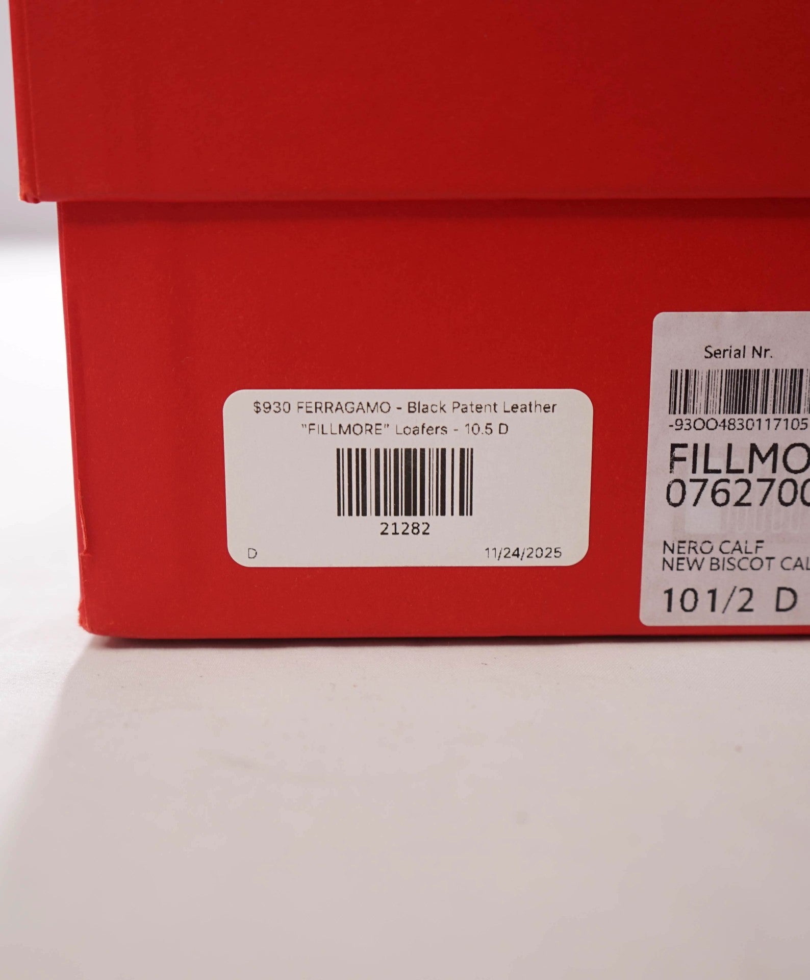 $930 FERRAGAMO - Black Leather "FILLMORE" Loafers - 10.5 D