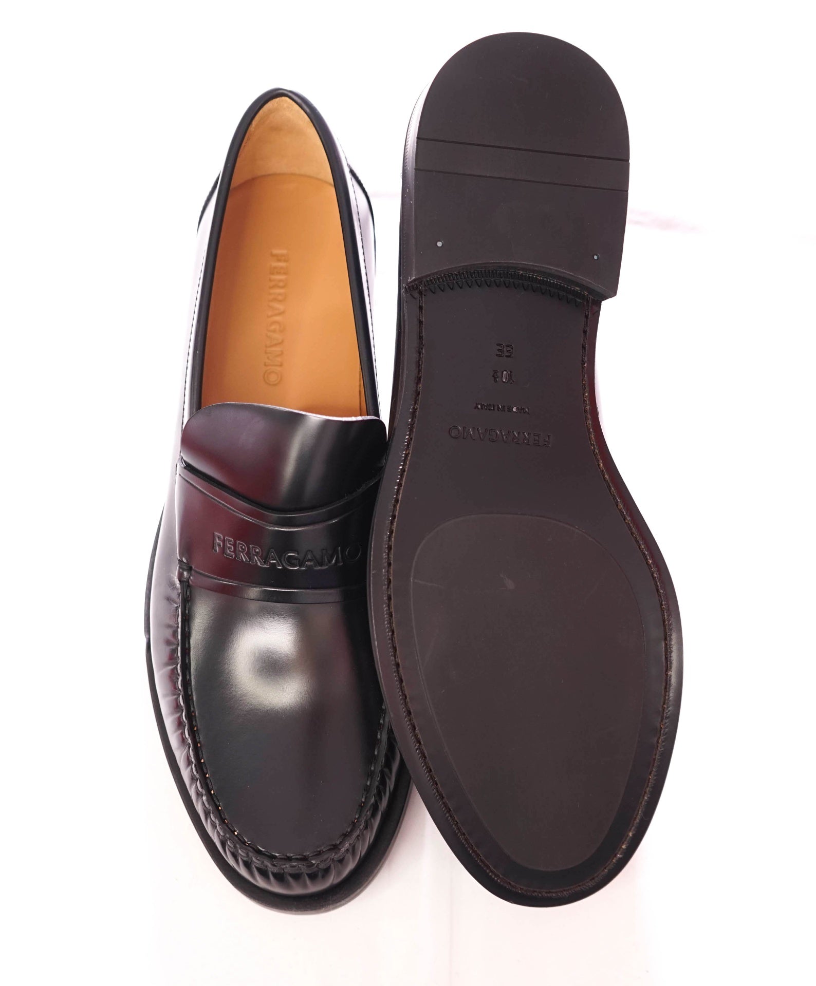 $930 FERRAGAMO - Black Leather "FILLMORE" Loafers - 10.5 D