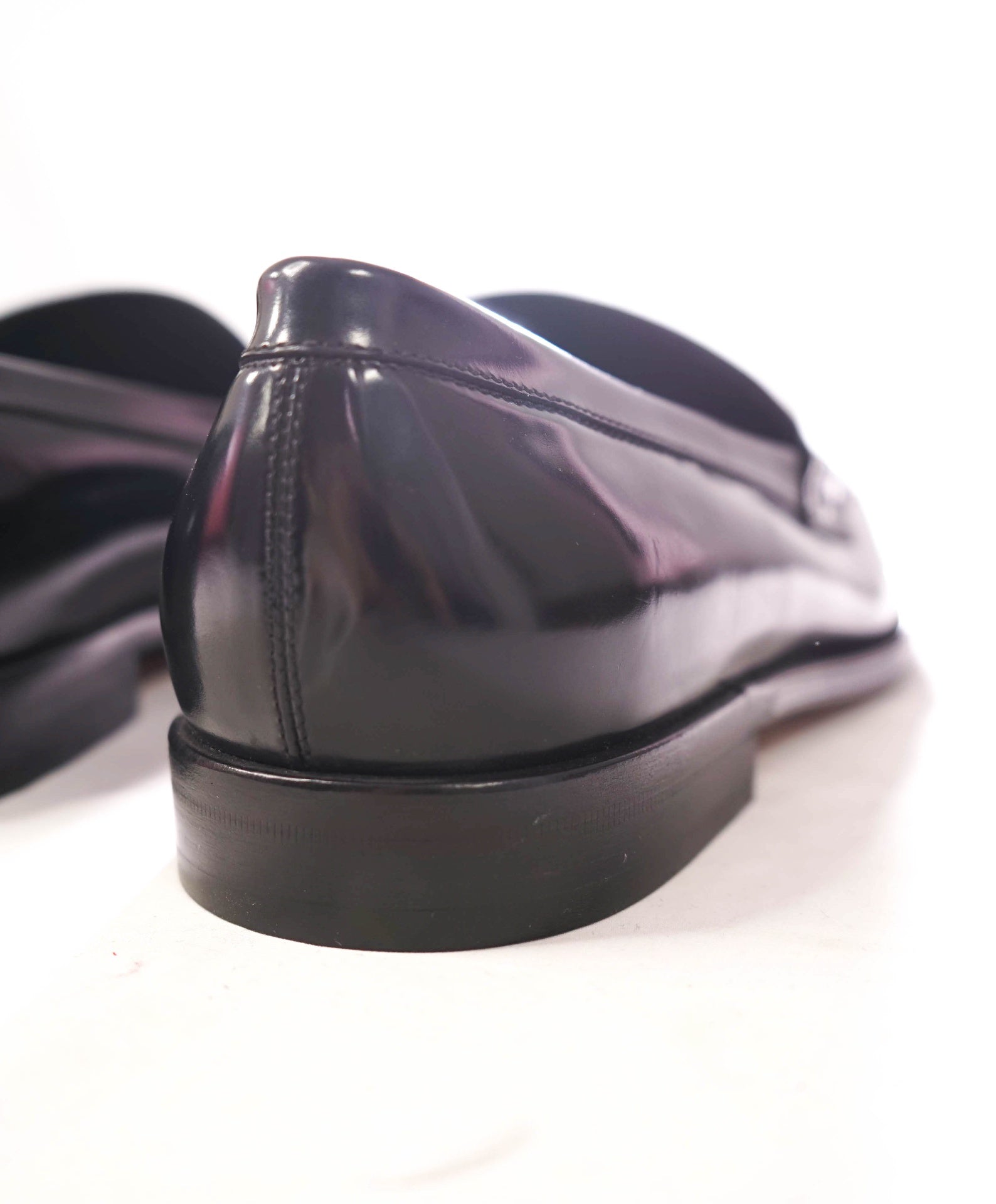 $850 FERRAGAMO - Black Leather GANCINI LOGO Bit Loafers - 8.5 E