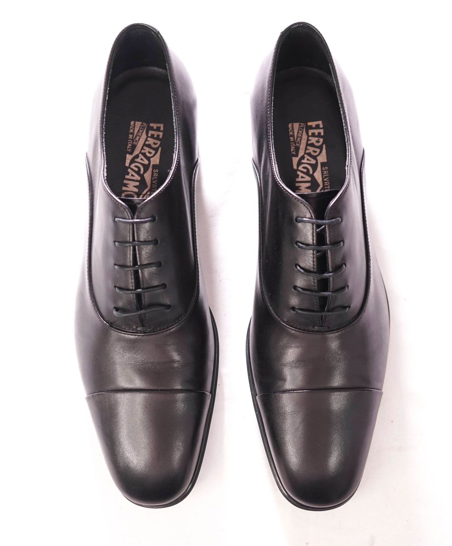 $895 FERRAGAMO - "RAIN LUX" Black Leather Oxfords - 10 D