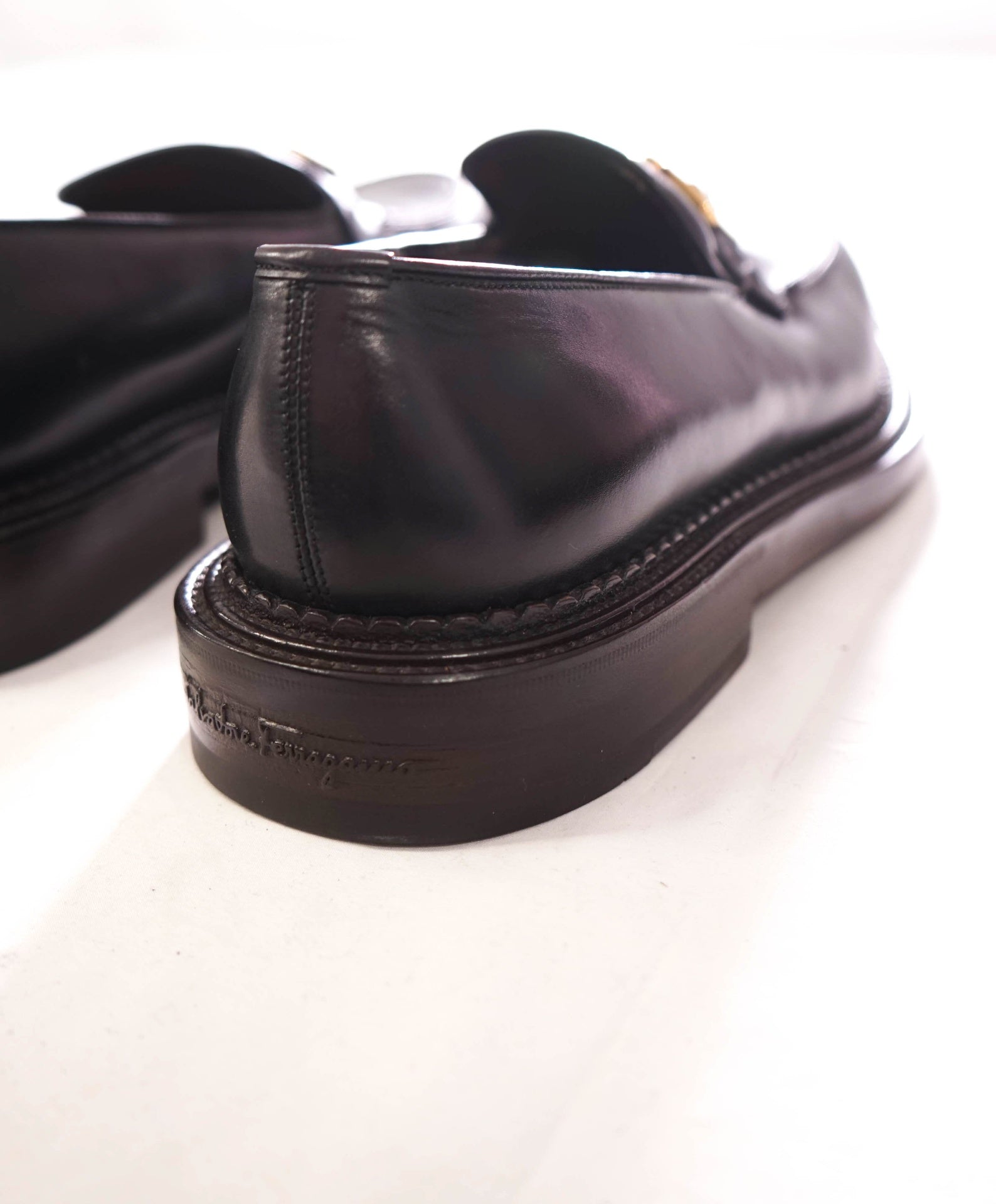 $1,095 FERRAGAMO - PATRICK Black Leather Lug Sole Loafers - 8 EE