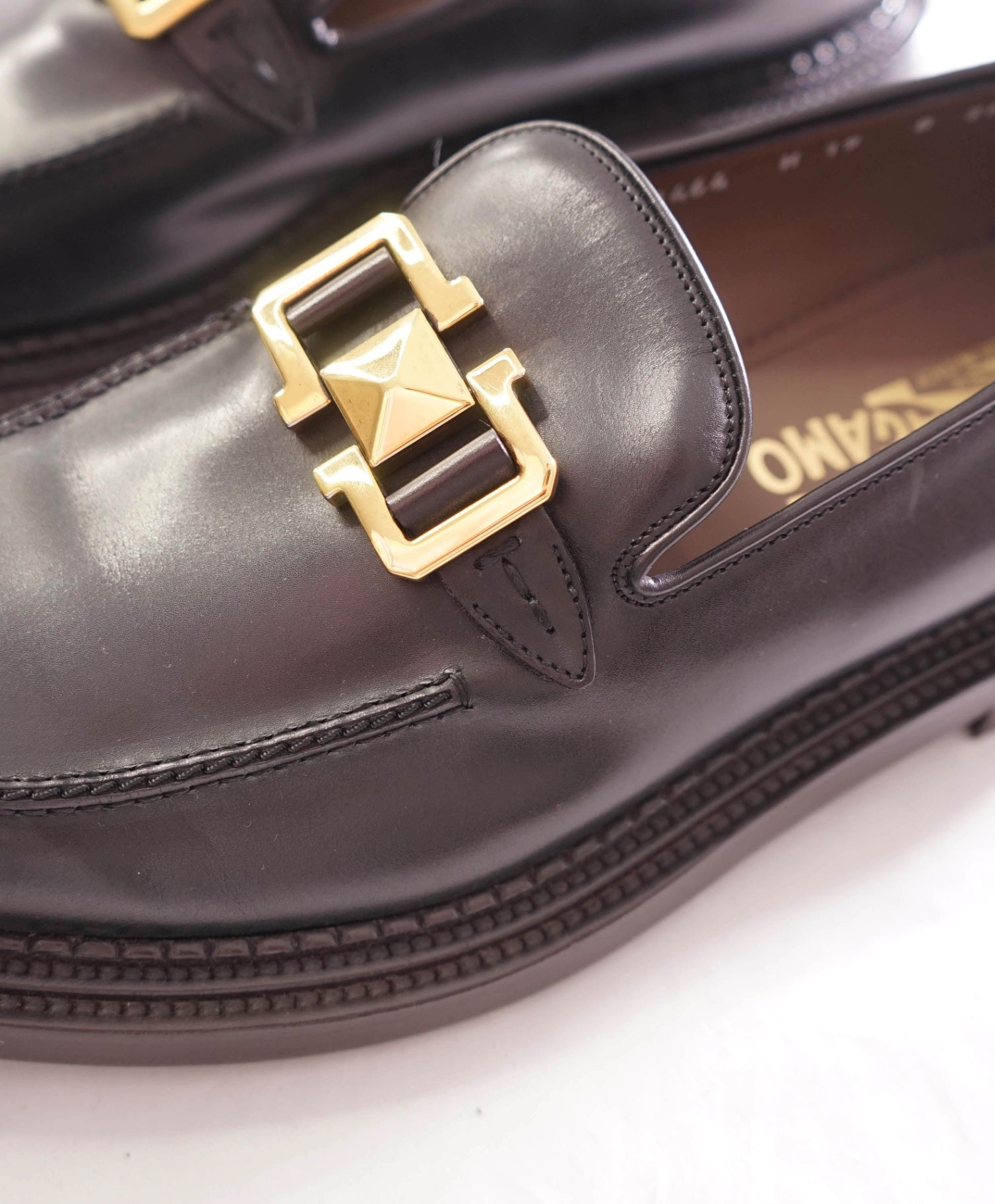 $1,095 FERRAGAMO - PATRICK Black Leather Lug Sole Loafers - 8 EE