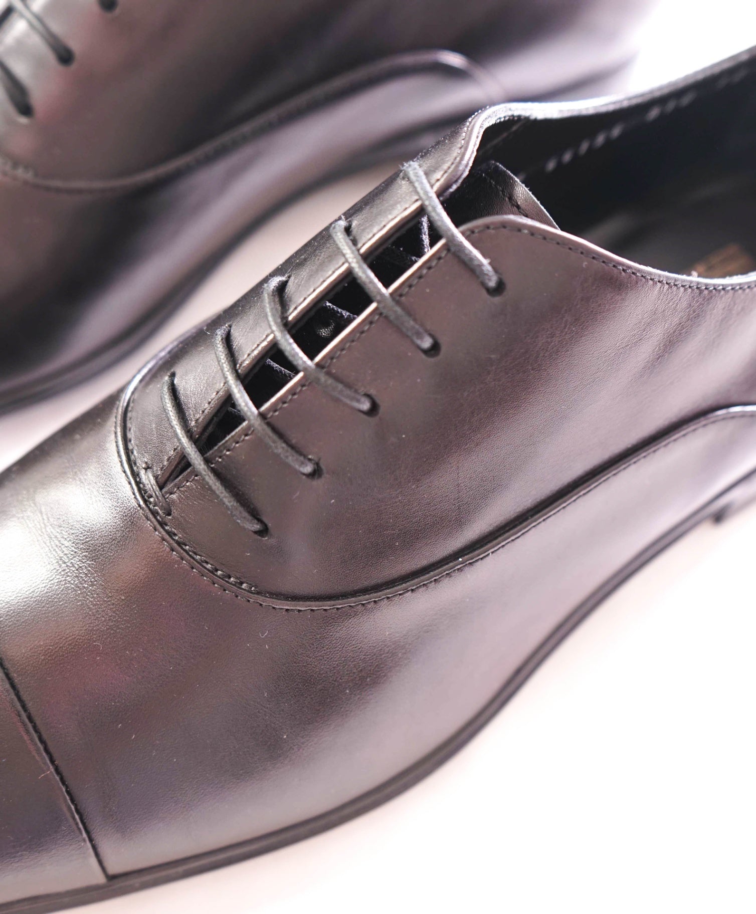 $895 FERRAGAMO - "RAIN LUX" Black Leather Oxfords - 10 D