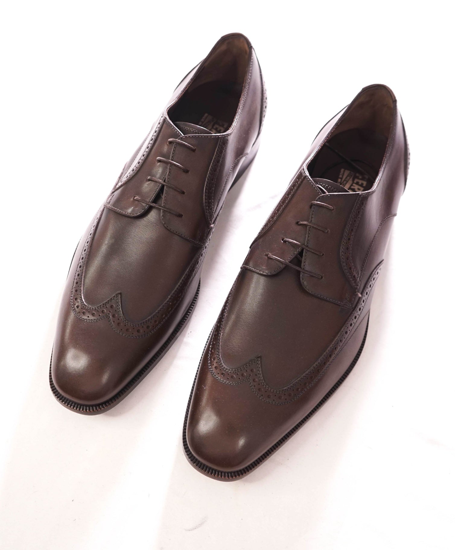 $950 FERRAGAMO - Brown Wingtip Leather Derby - 12 EE