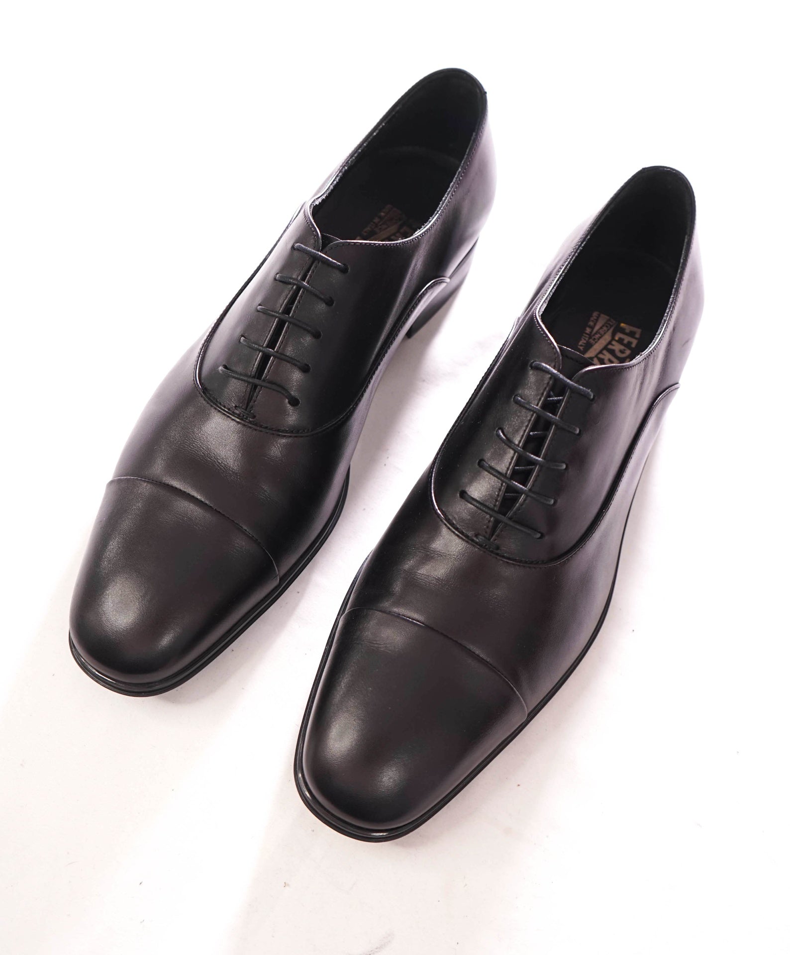 $895 FERRAGAMO - "RAIN LUX" Black Leather Oxfords - 10 D