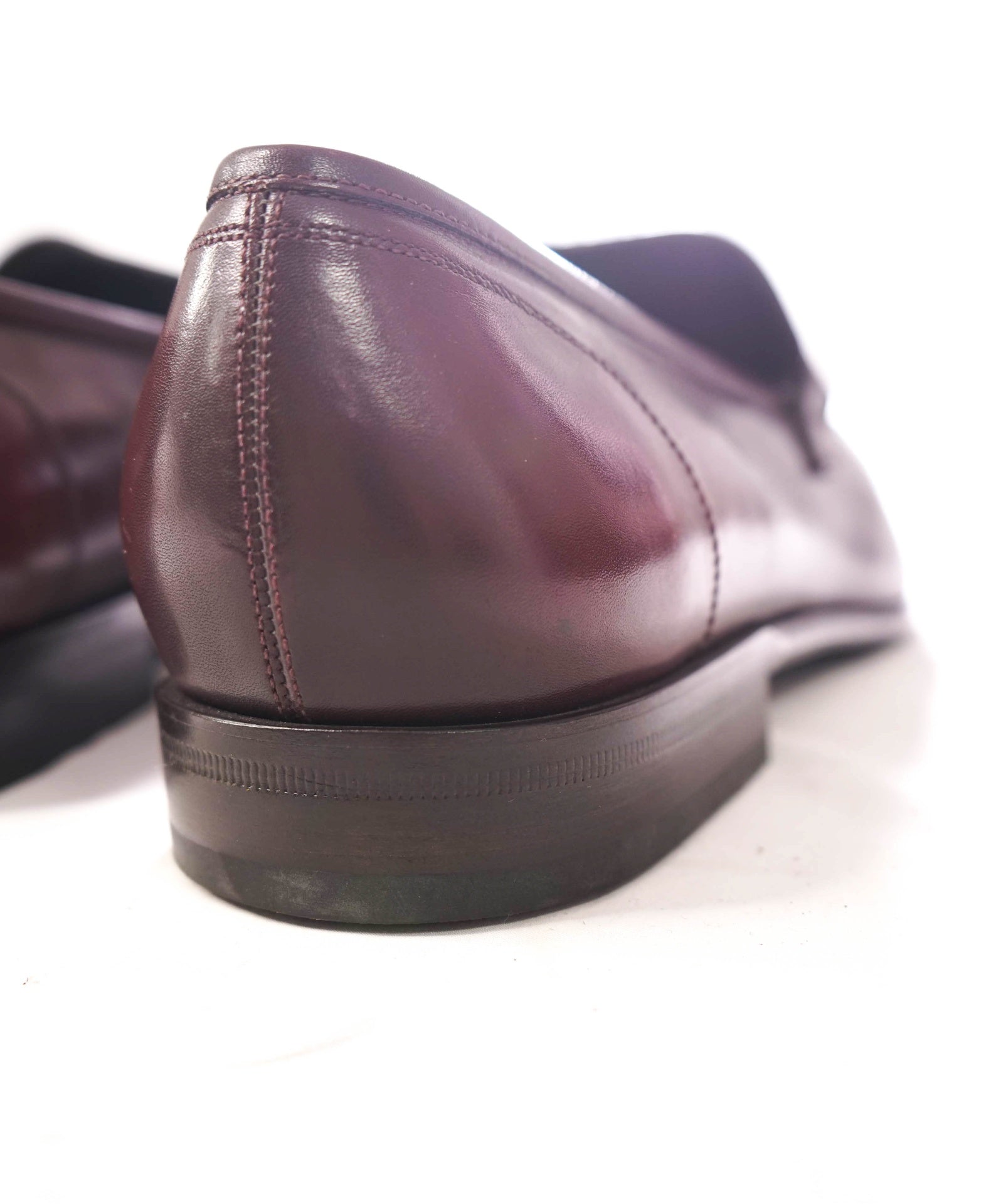 $780 FERRAGAMO - Plum Leather Sardegna Buckle Loafers - 13 D