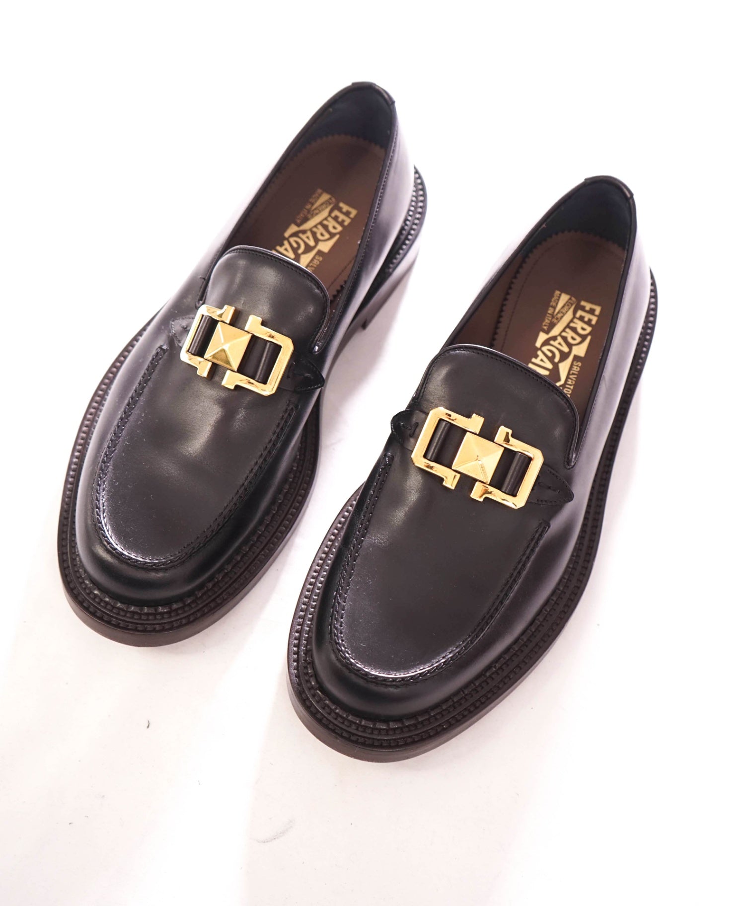 $1,095 FERRAGAMO - PATRICK Black Leather Lug Sole Loafers - 8 EE
