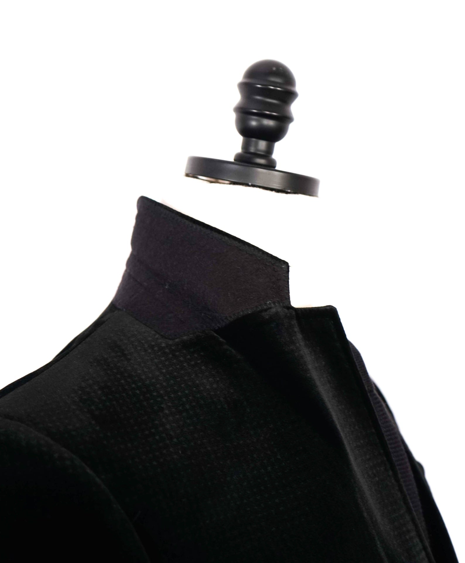 $2195 ARMANI COLLEZIONI - Textured Black Velvet Blazer - 36R