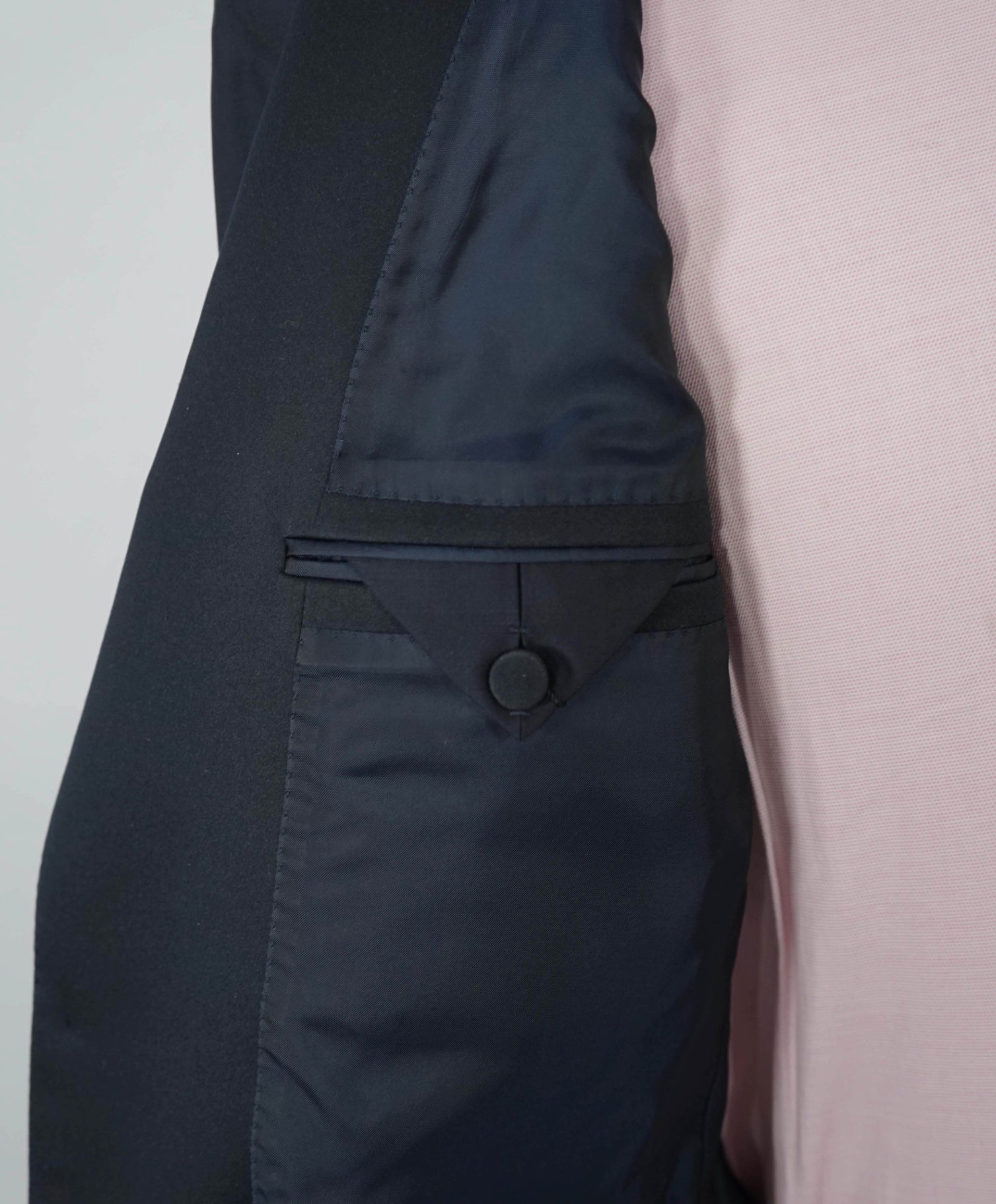 $3,295 ZEGNA - Navy Peak "TROFEO 600" Wool/Silk Dinner Jacket - 42R