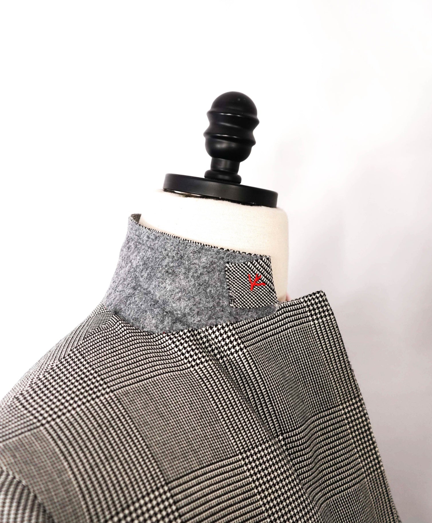 $2,995 ISAIA - Ivory/Black Plaid Houndstooth Flannel Wool Blazer - 46R
