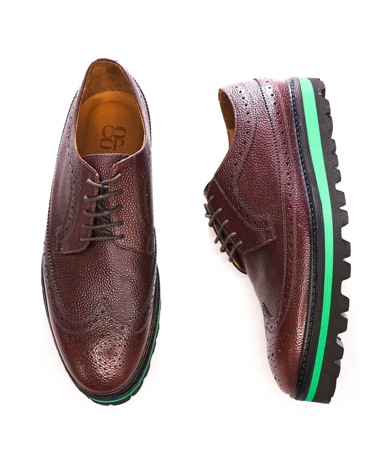 $355 BARNEYS NEWYORK - Brown Pebbled Leather Lug Sole - 10 M