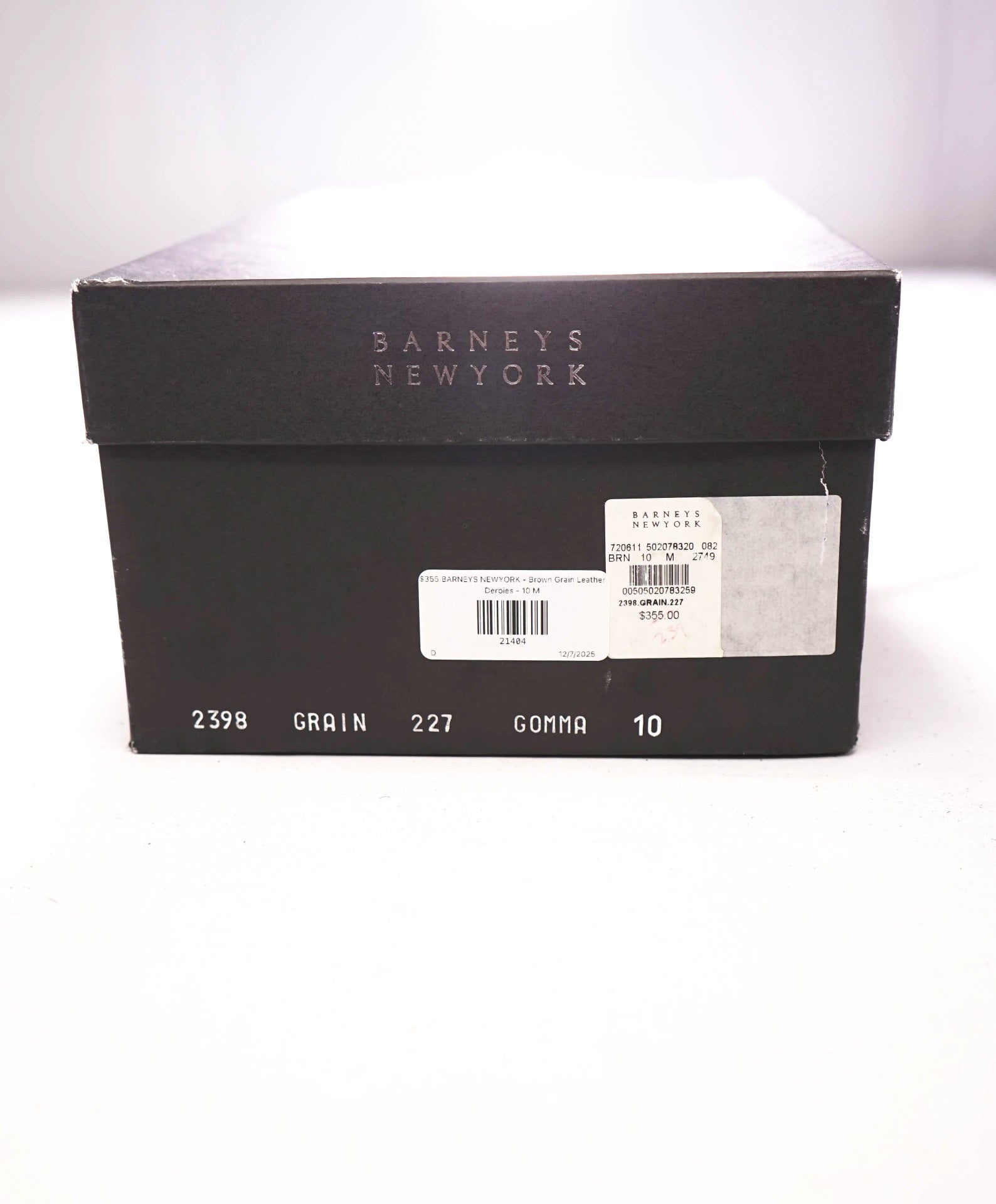 $355 BARNEYS NEWYORK - Brown Pebbled Leather Lug Sole - 10 M