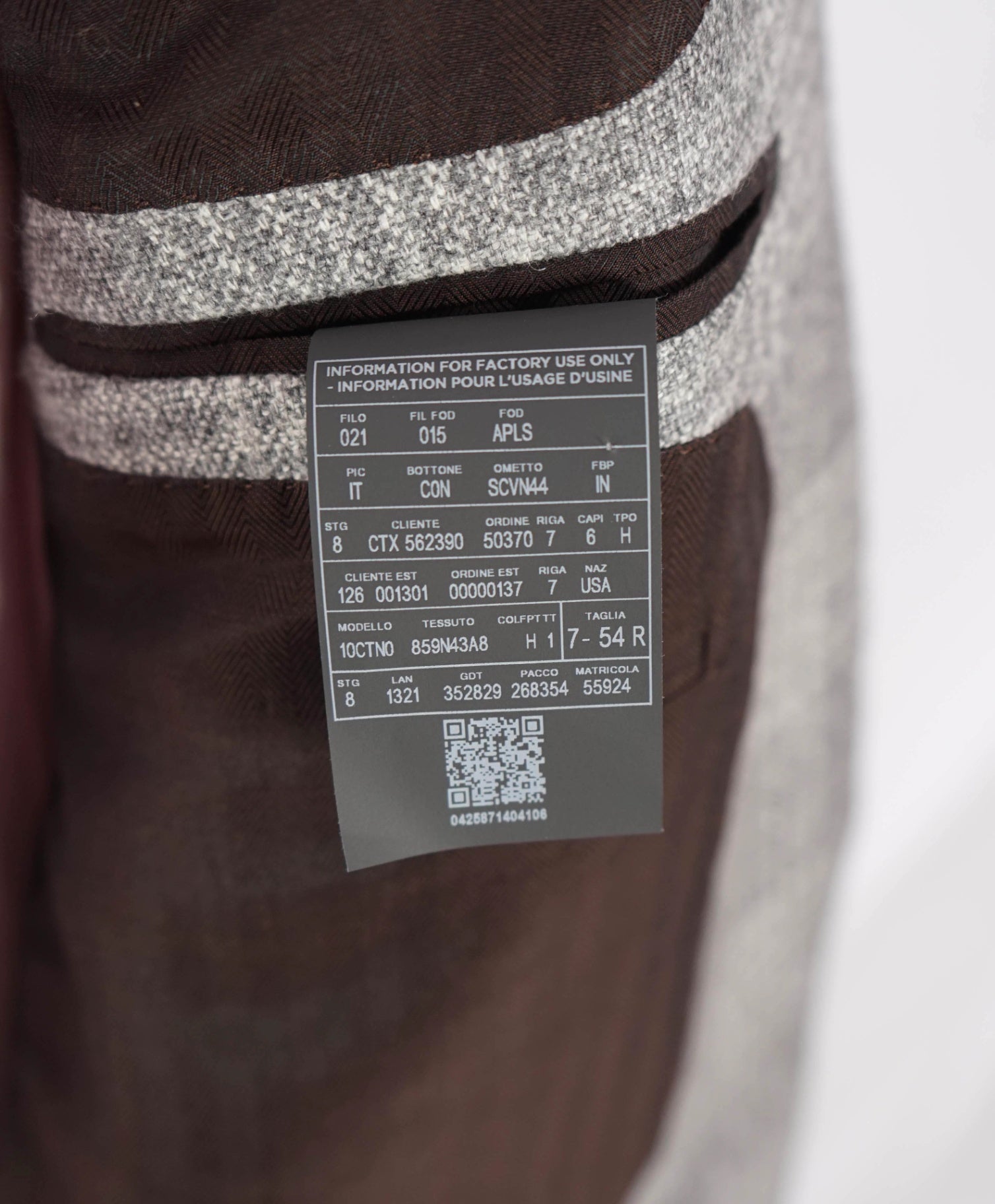 $4,650 Zegna XXX - Gray Plaid Silk/ 49% Cashmere Blazer - 44R