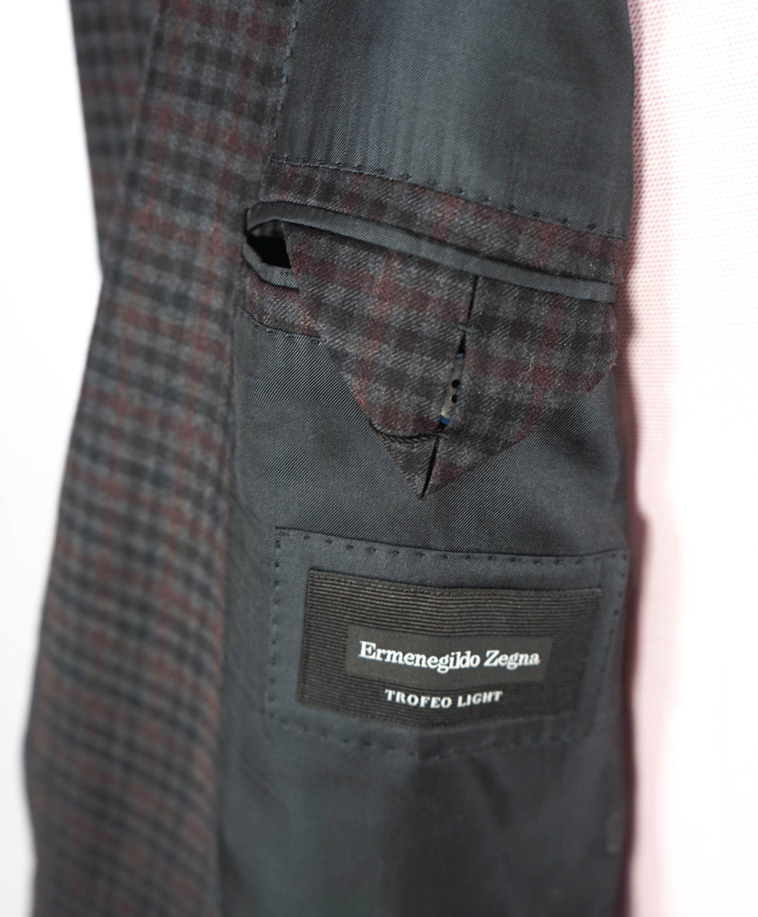 $3,290 ZEGNA - "TROFEO LIGHT" Gray / Red Check Wool Blazer - 48R