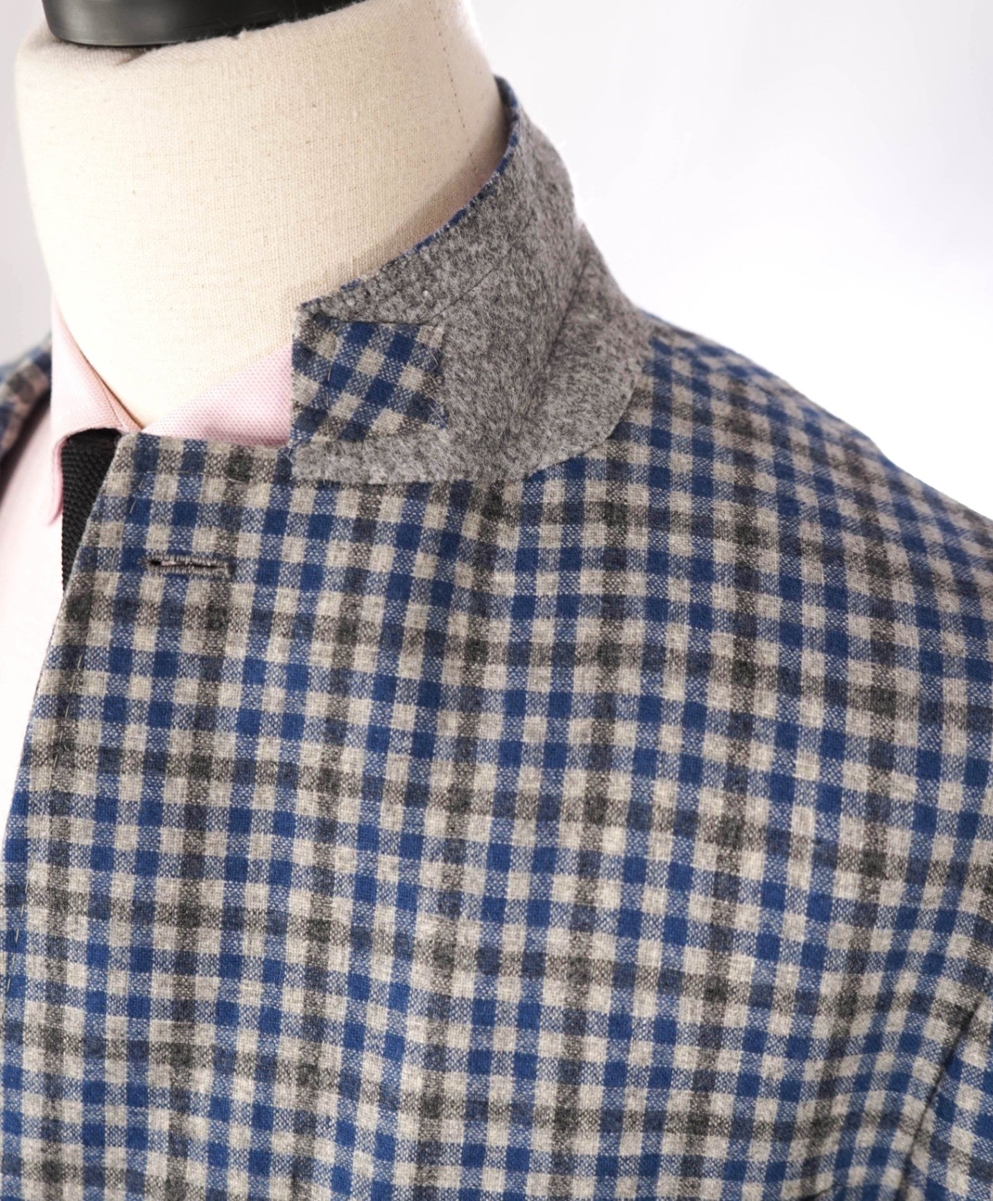 $3,995 ISAIA - Blue/Gray Gingham Wool & Cashmere Blazer - 48R