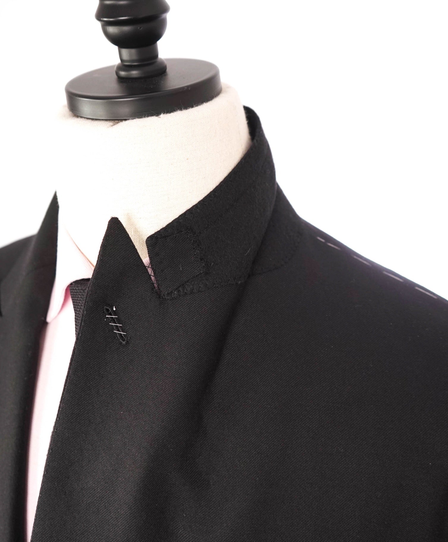 $8,960 BRIONI - Textured Black Peak Lapel *PURE SILK* Blazer - 44R