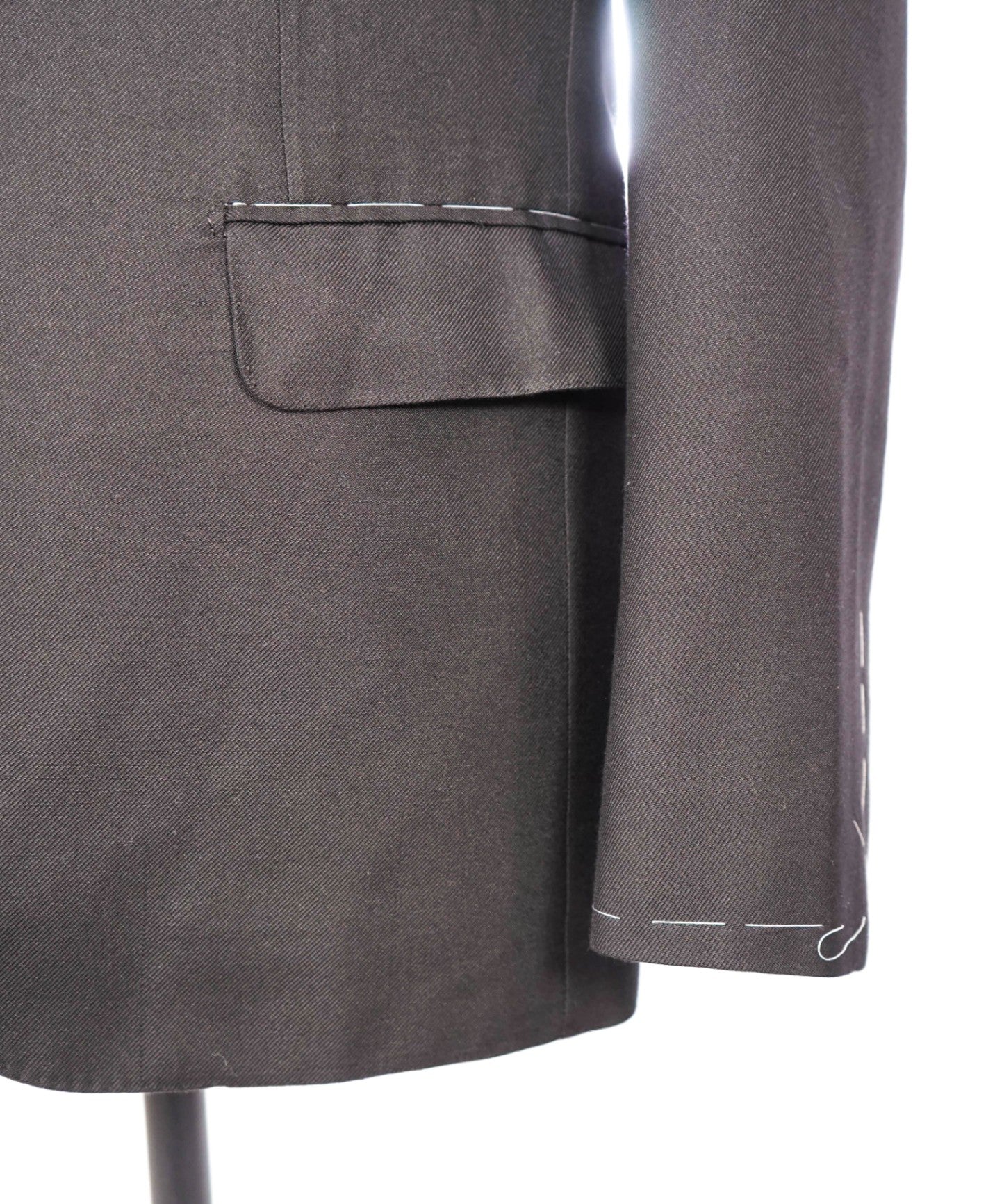 $8,960 BRIONI - Textured Black Peak Lapel *PURE SILK* Blazer - 44R