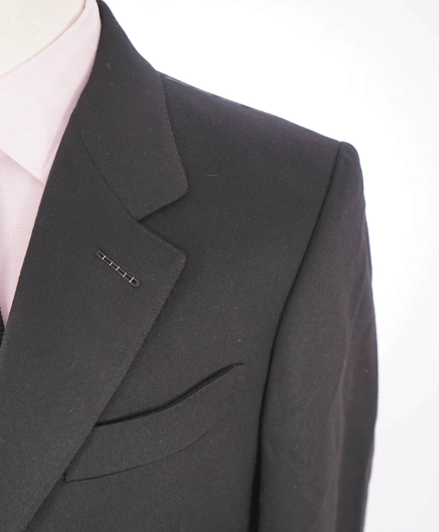 $7,990 TOM FORD - Solid Black 100% Cashmere Top Coat - 38R